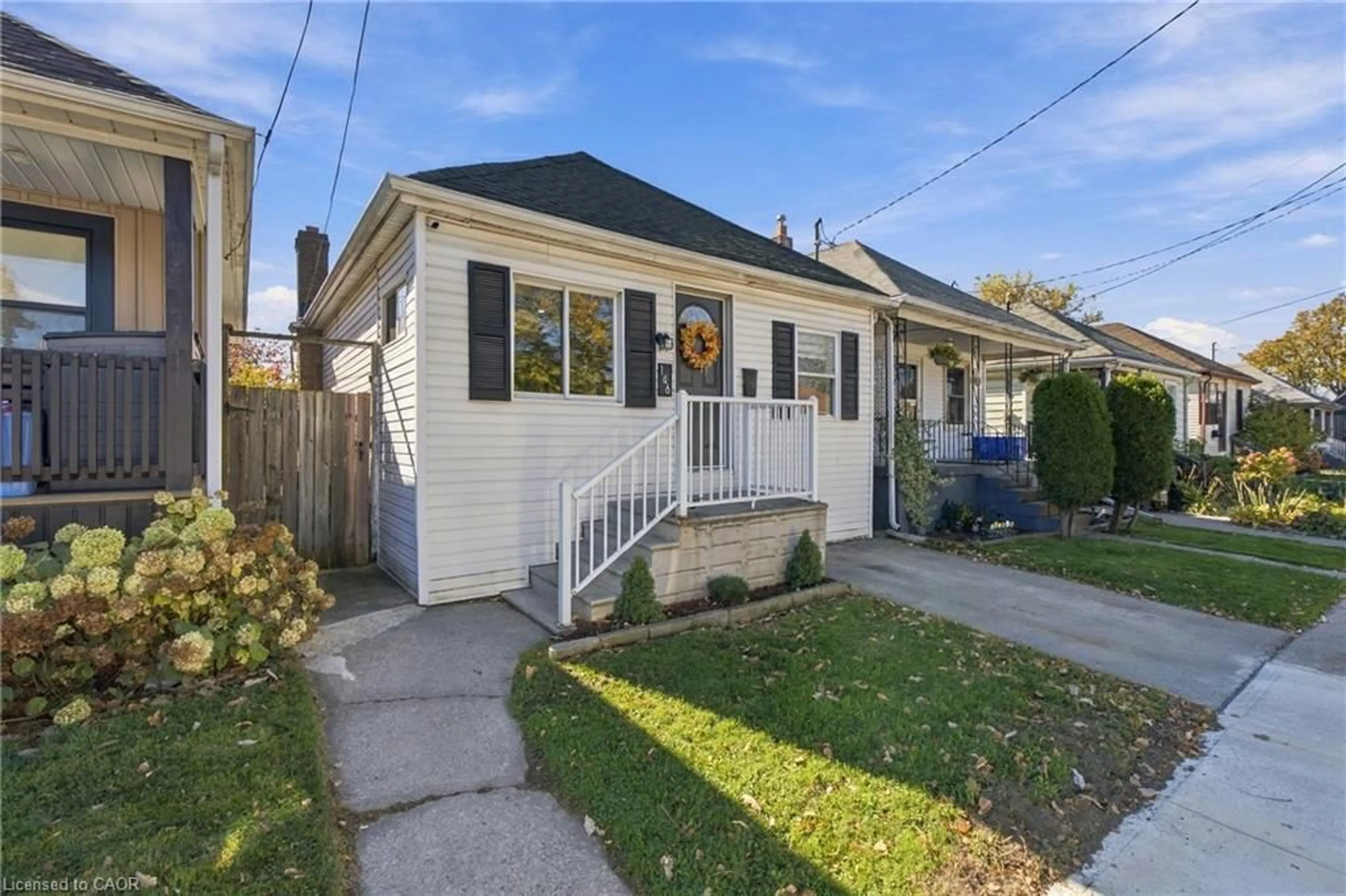 Home with vinyl exterior material, street for 146 Hope Ave, Hamilton Ontario L8H 2E8