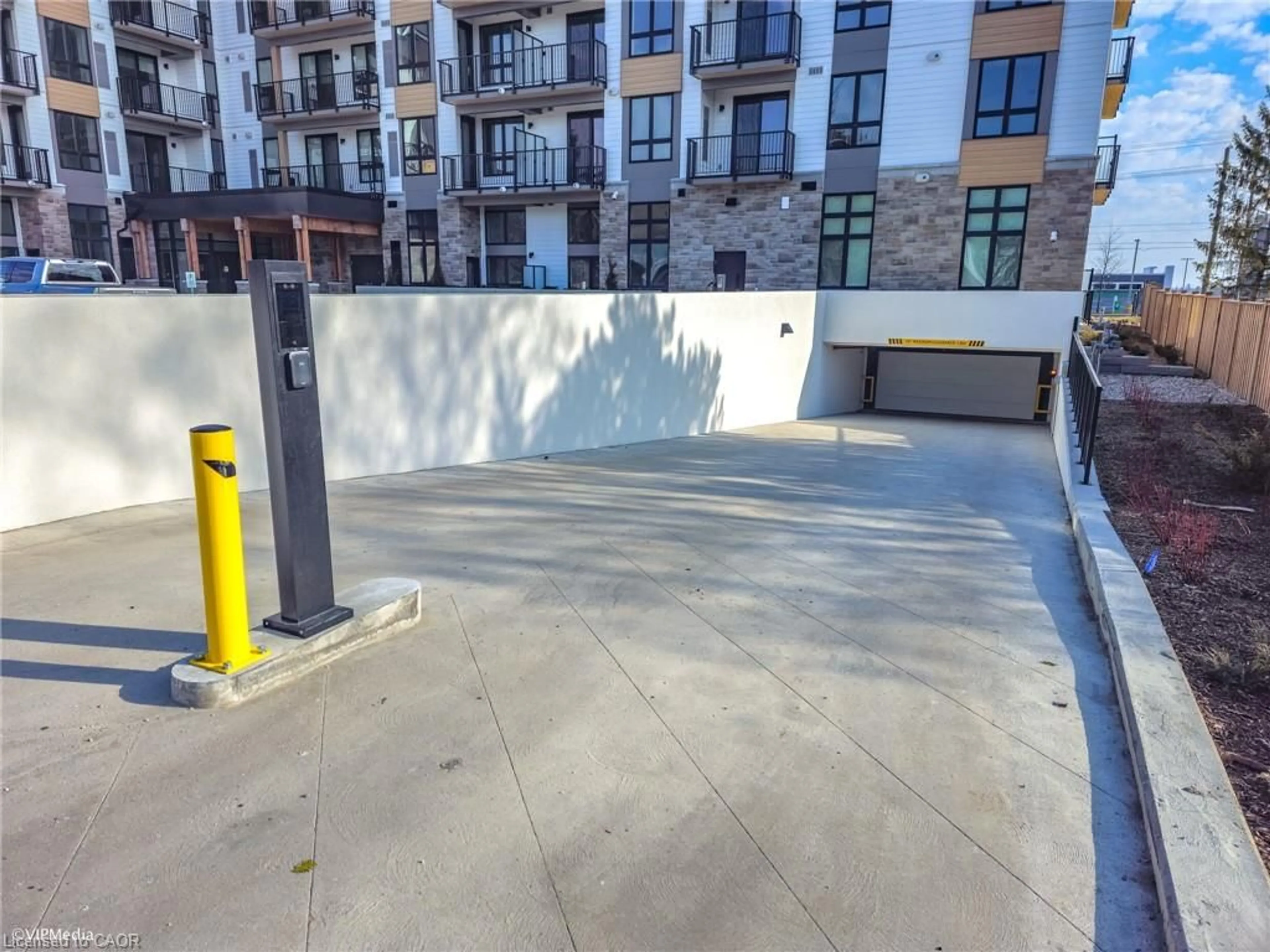 Patio, street for 101 Golden Eagle Rd #604, Waterloo Ontario N2V 1C3