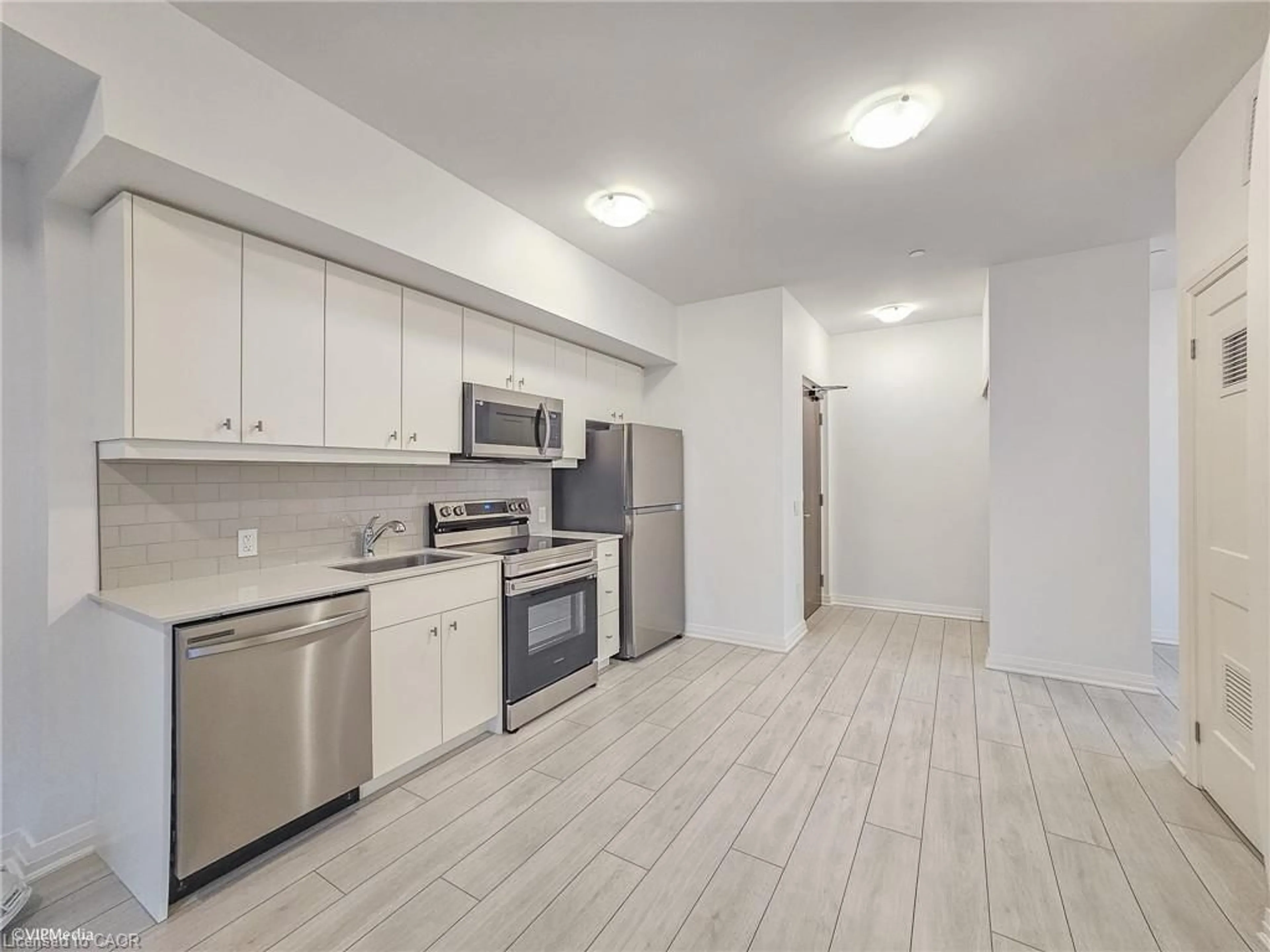 Standard kitchen, unknown for 101 Golden Eagle Rd #604, Waterloo Ontario N2V 1C3