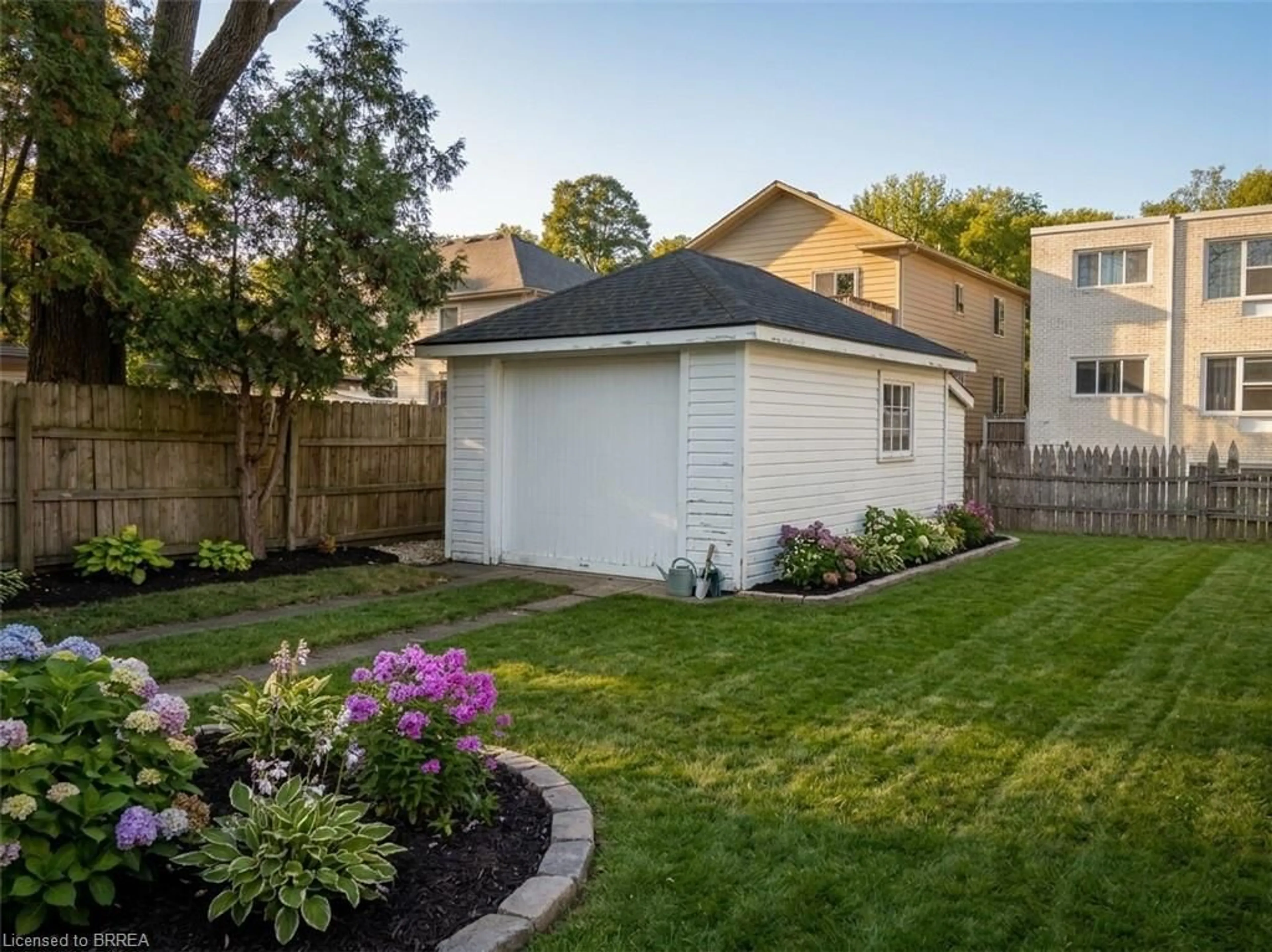 Home with brick exterior material, street for 33 Grand River St, Paris Ontario N3L 2B3