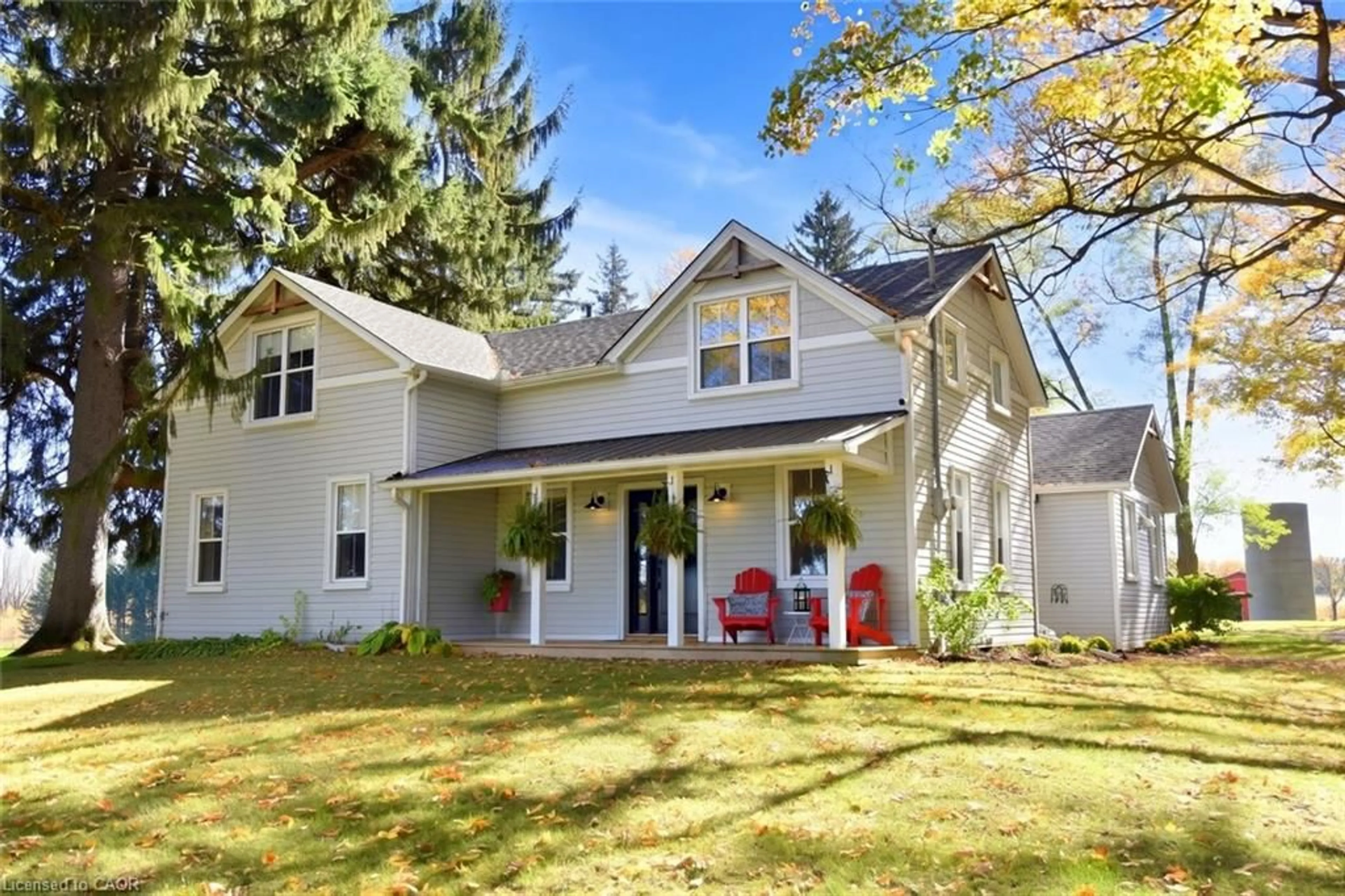 Home with vinyl exterior material, street for 2142 Powerline Rd, Ancaster Ontario L0R 1T0