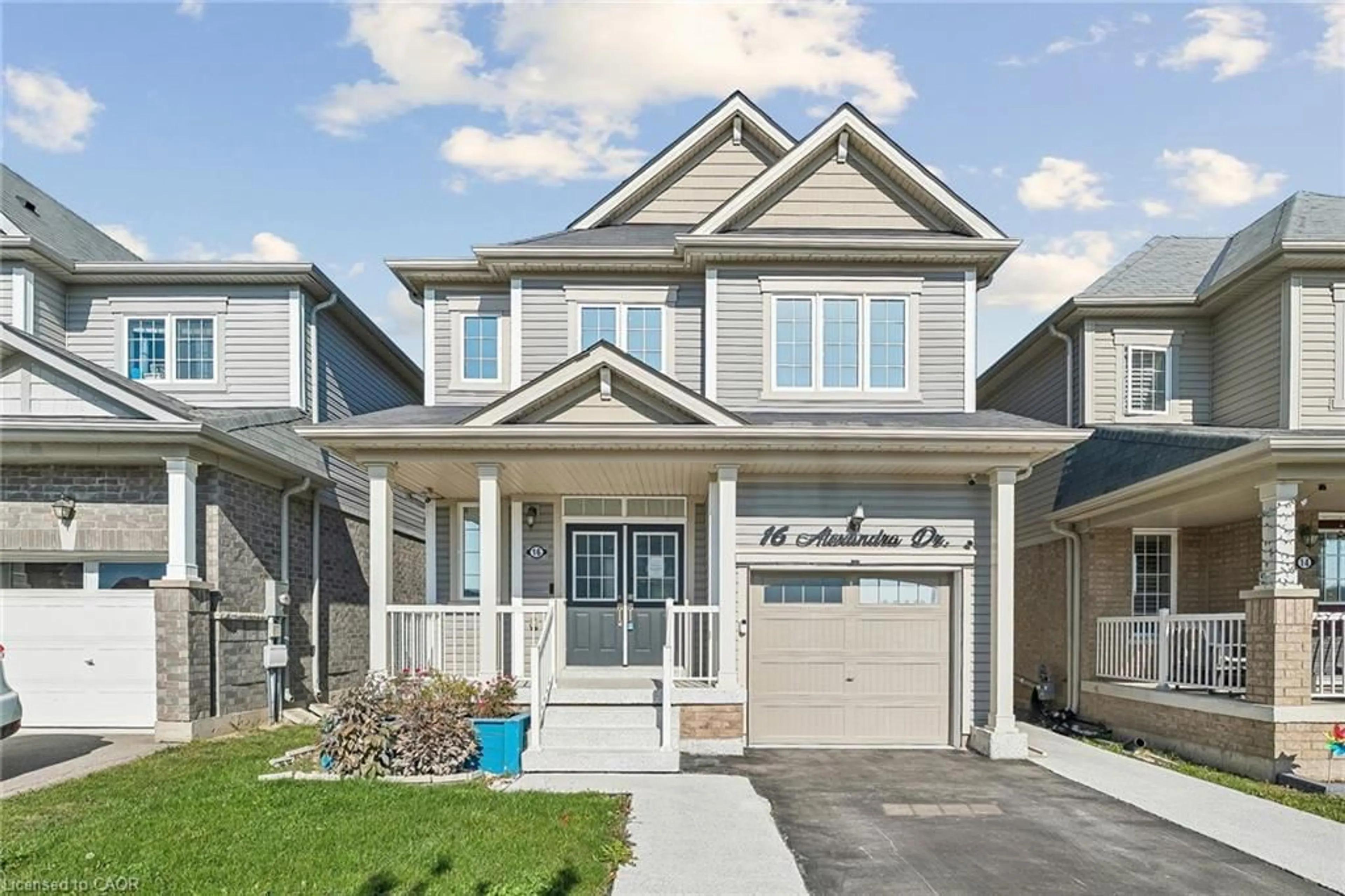 Home with vinyl exterior material, street for 16 Alexandra Dr, Thorold Ontario L3B 0G5