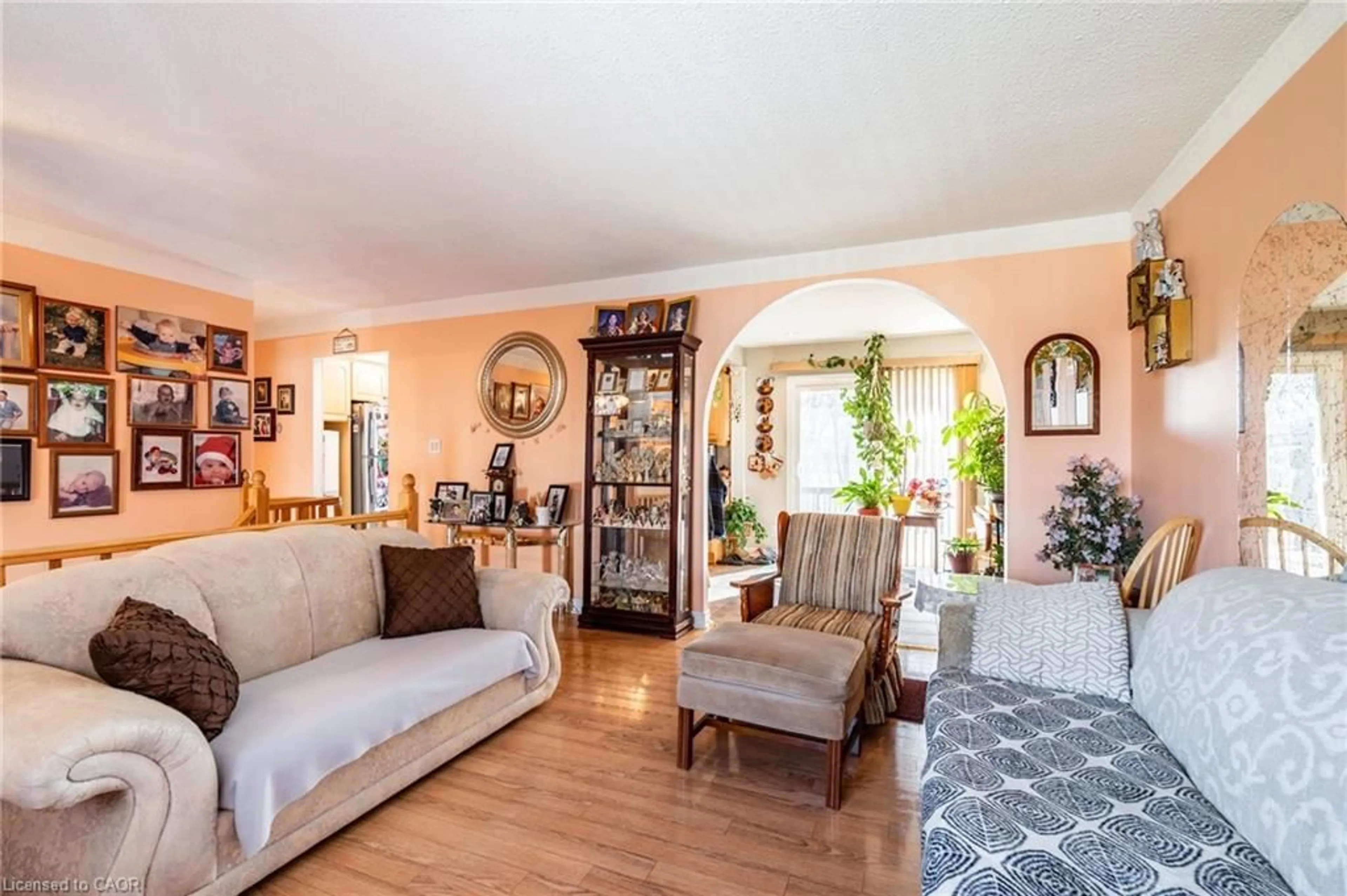 Living room with furniture, unknown for 75 Hanover Pl, Hamilton Ontario L8K 5X7