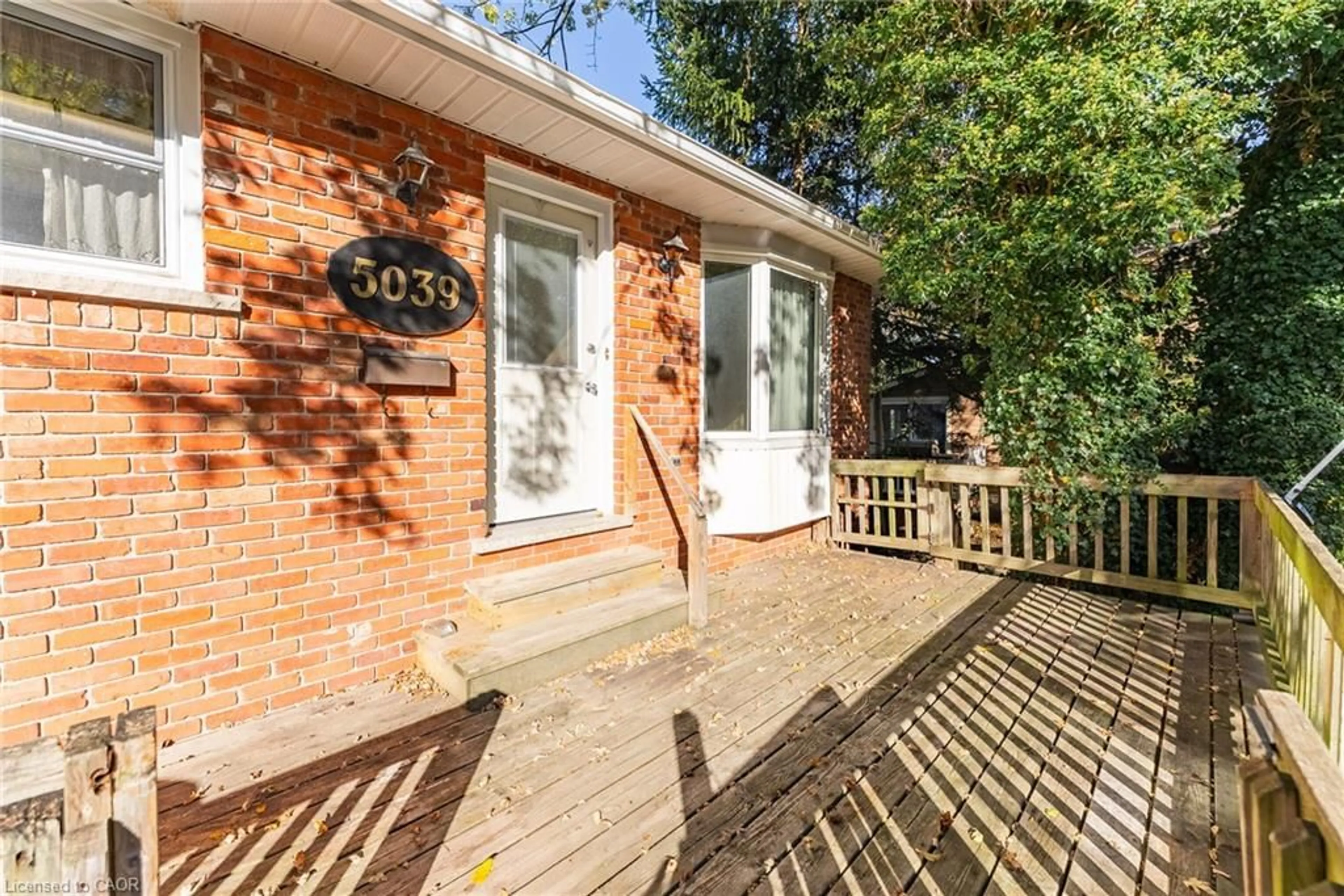 Patio, street for 5039 Albert St, Beamsville Ontario L0R 1B0