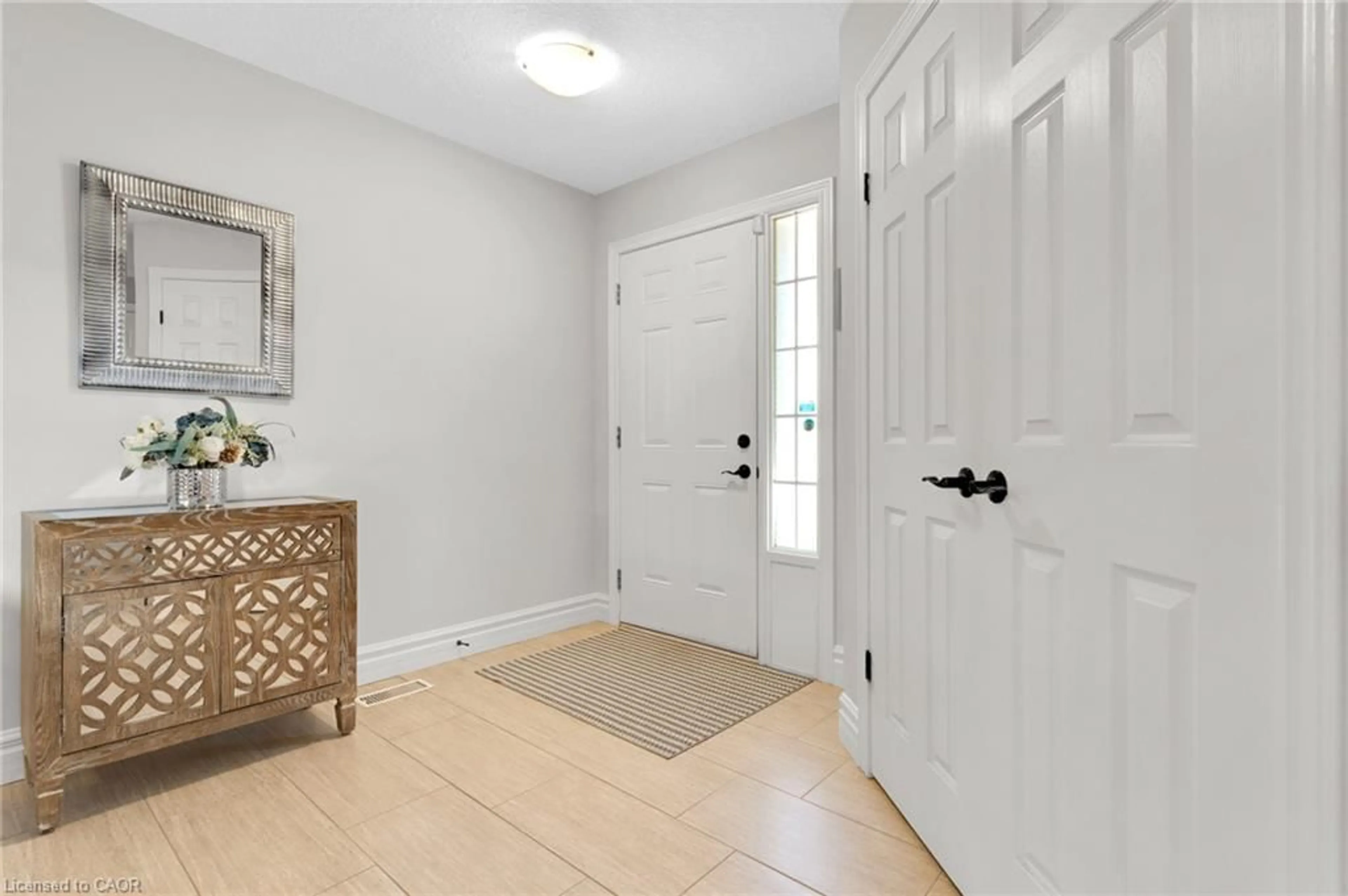 Indoor entryway for 343 Steepleridge St, Kitchener Ontario N2P 2X4