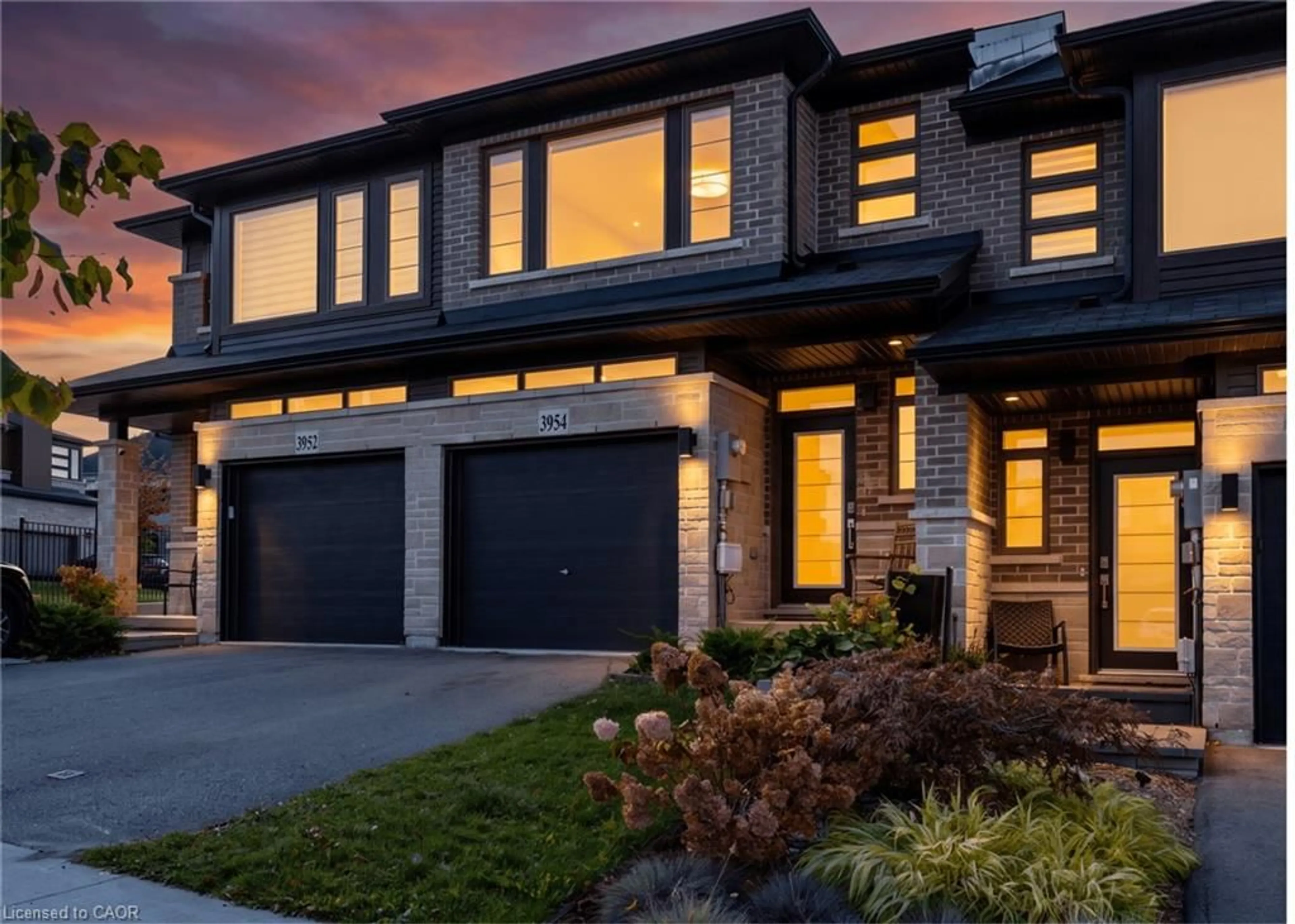 Home with brick exterior material, street for 3954 Crown St, Lincoln Ontario L3T 0T1