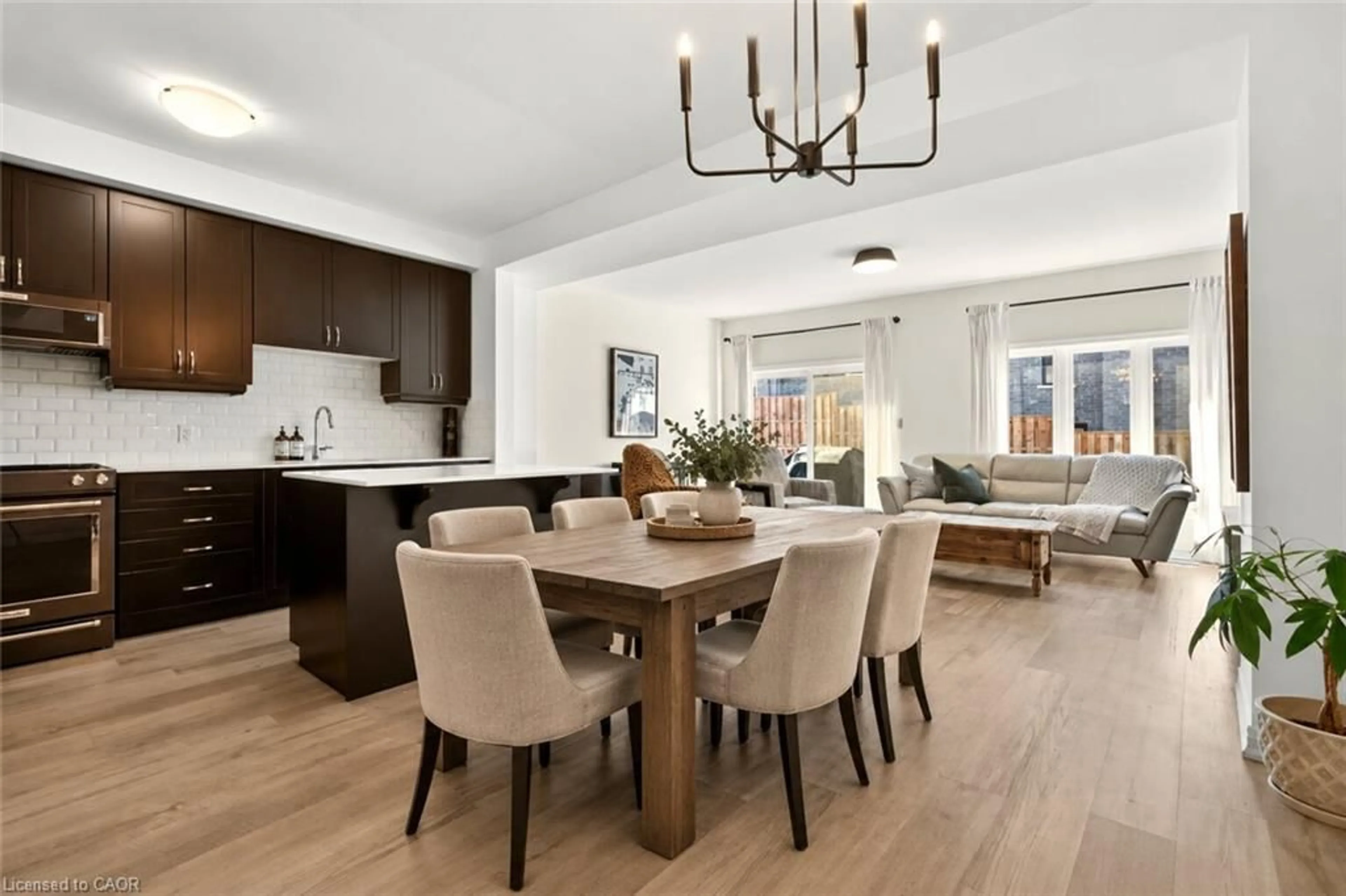 Open concept kitchen, unknown for 3954 Crown St, Lincoln Ontario L3T 0T1