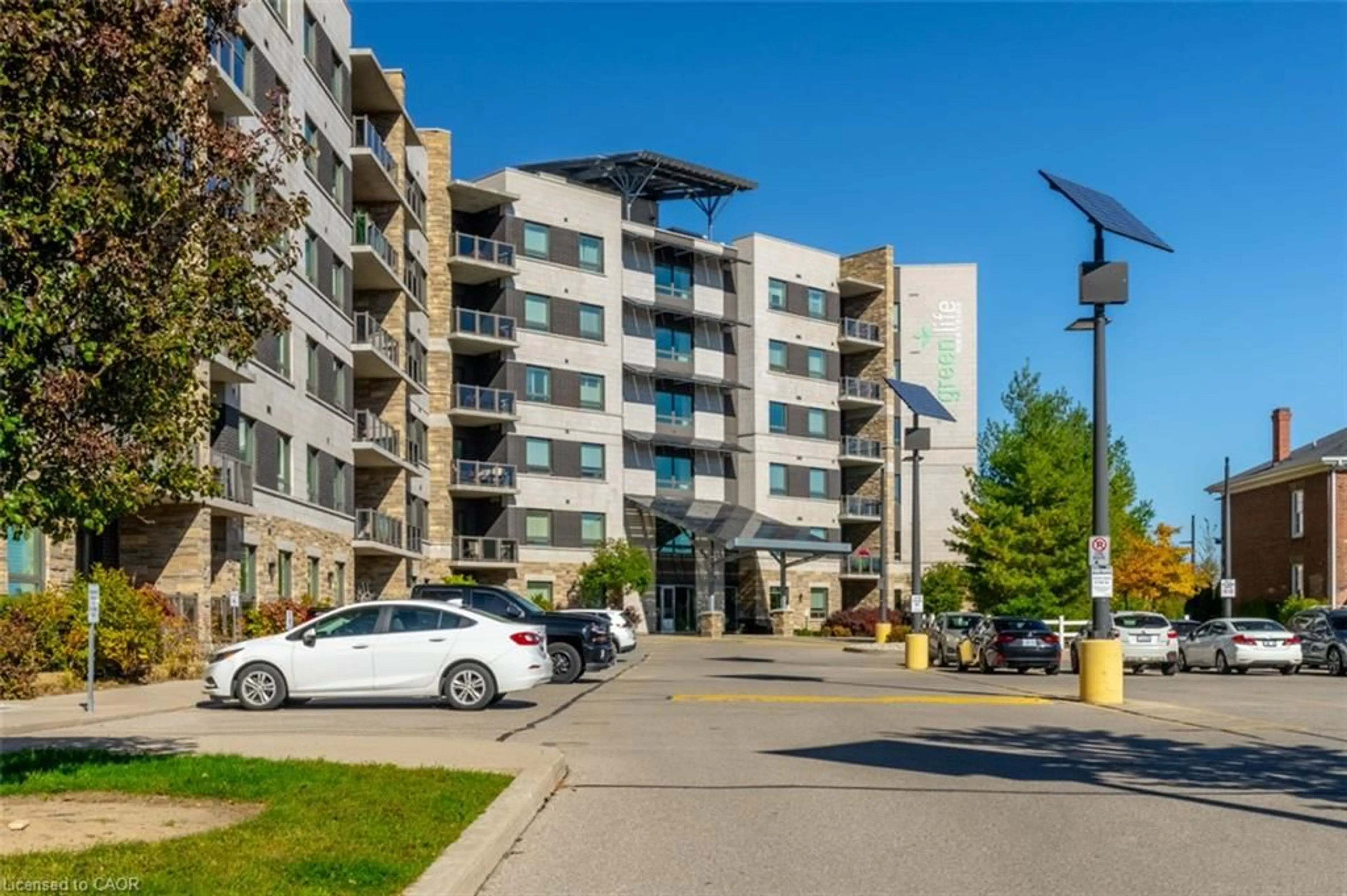 Patio, street for 33 Whitmer St #523, Milton Ontario L9T 8P9