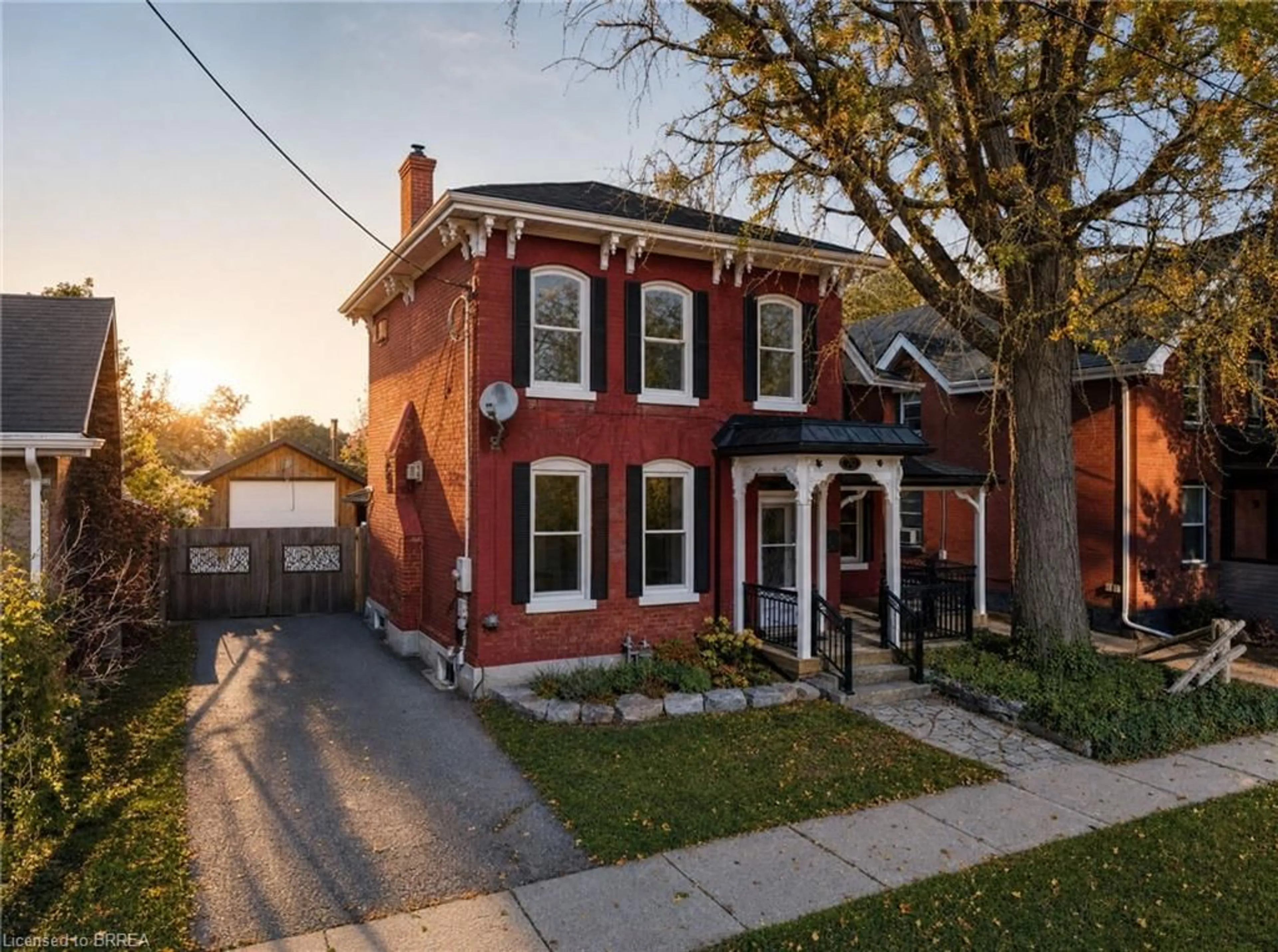 Home with brick exterior material, street for 74 Richmond St, Brantford Ontario N3T 3Y5