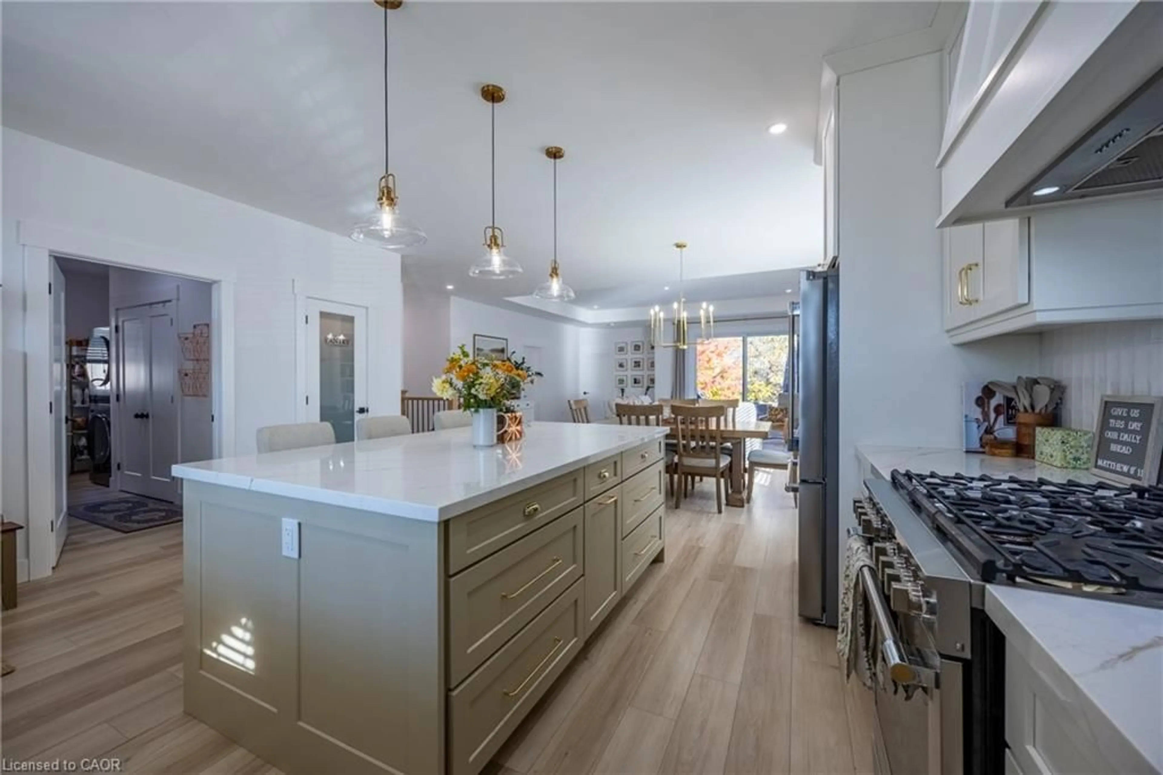 Open concept kitchen, ceramic/tile floor for 5 Macneil Crt, Port Burwell Ontario N0J 1T0
