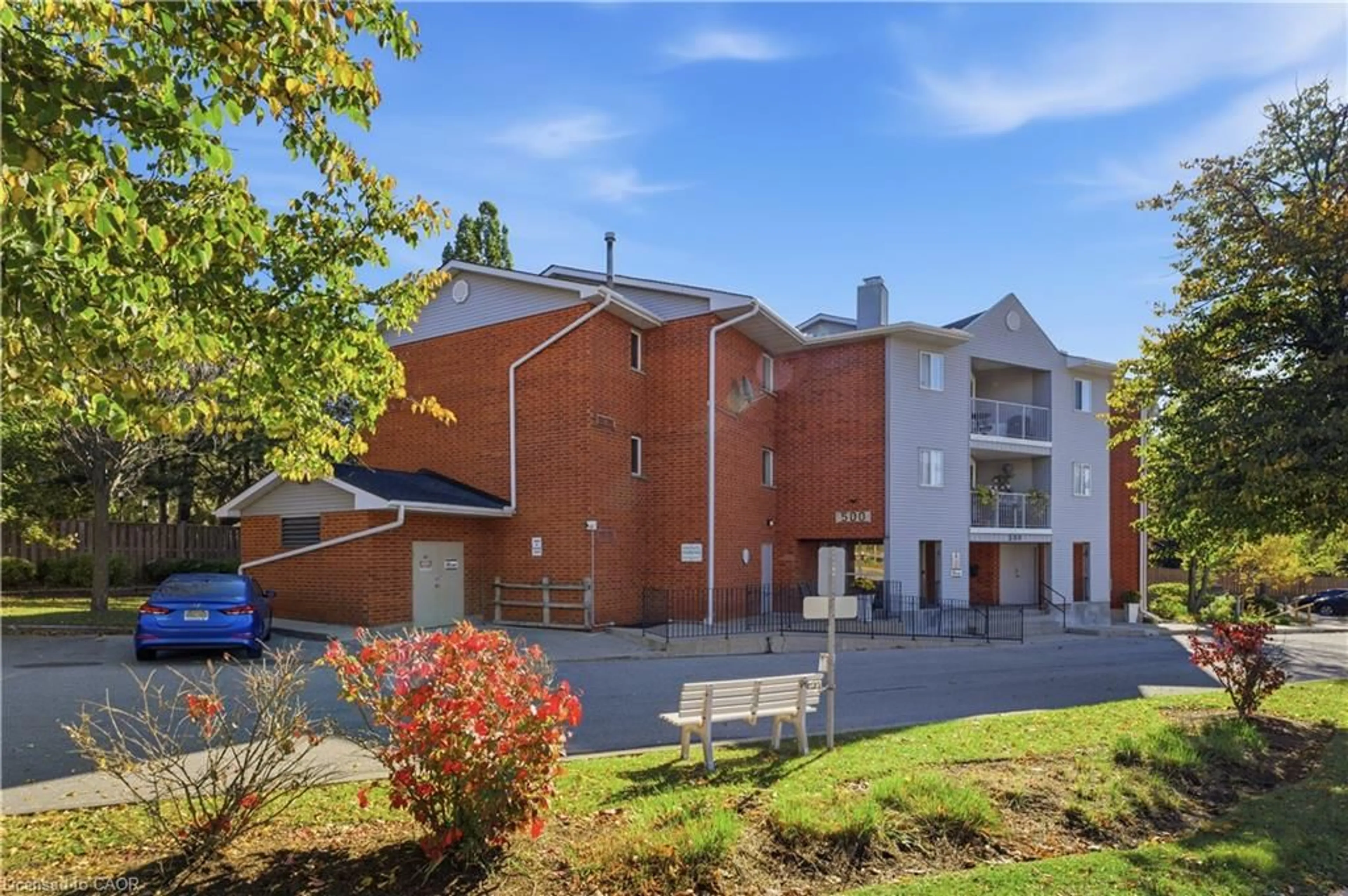 A pic from outside/outdoor area/front of a property/back of a property/a pic from drone, building for 500 Westmount Rd #408, Kitchener Ontario N2M 5M9