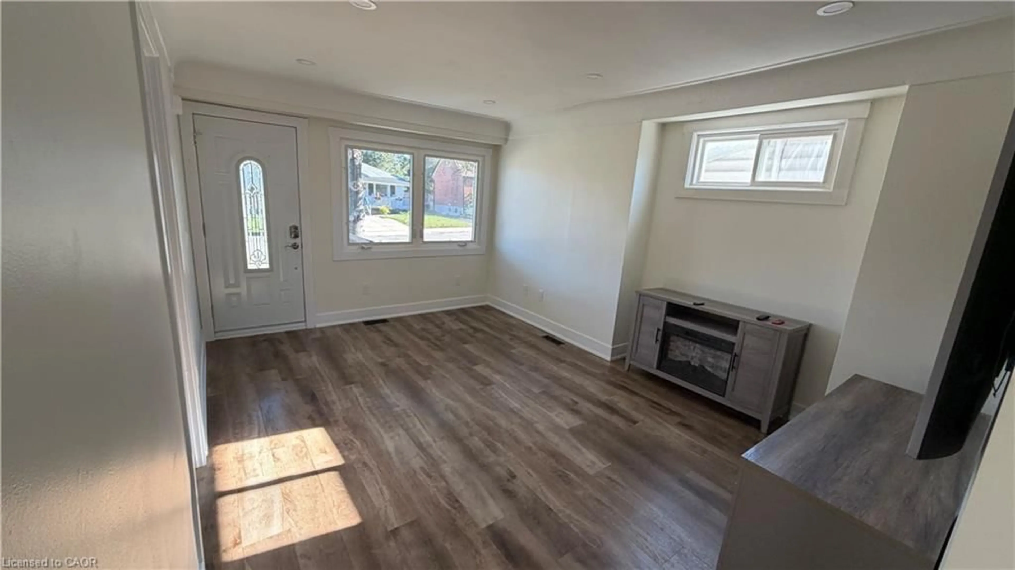A pic of a room for 226 West 18th St, Hamilton Ontario L9C 4G9