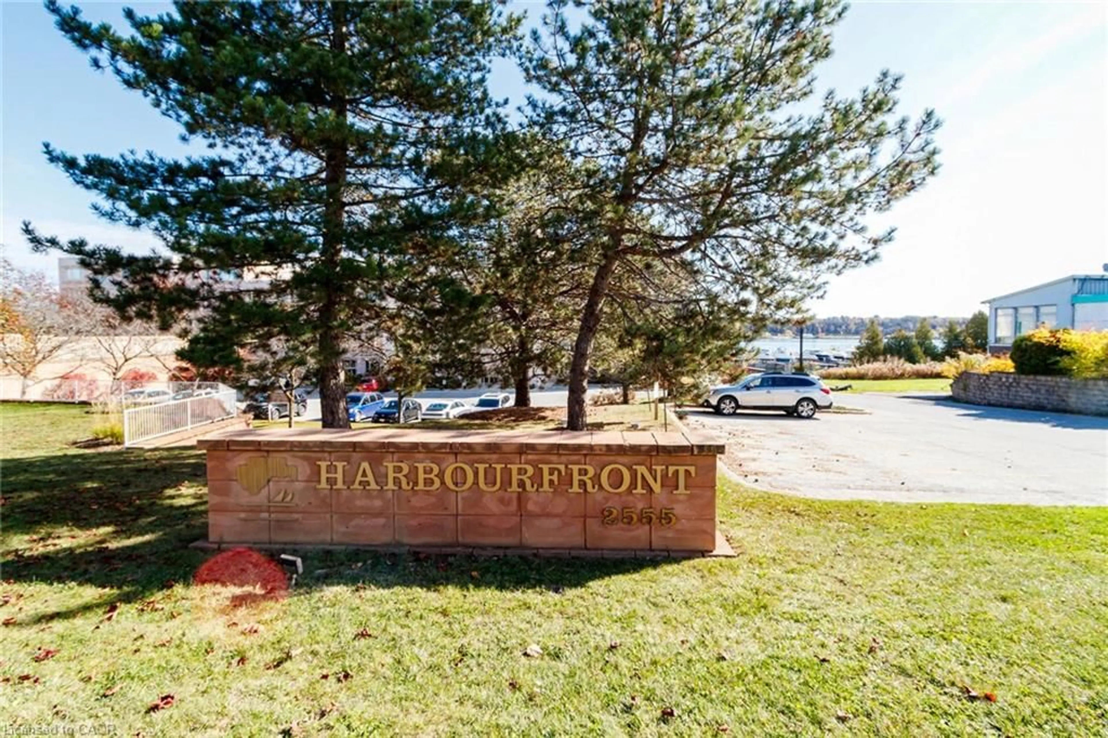A pic from outside/outdoor area/front of a property/back of a property/a pic from drone, street for 2555 3rd Ave, Owen Sound Ontario N4K 6T8