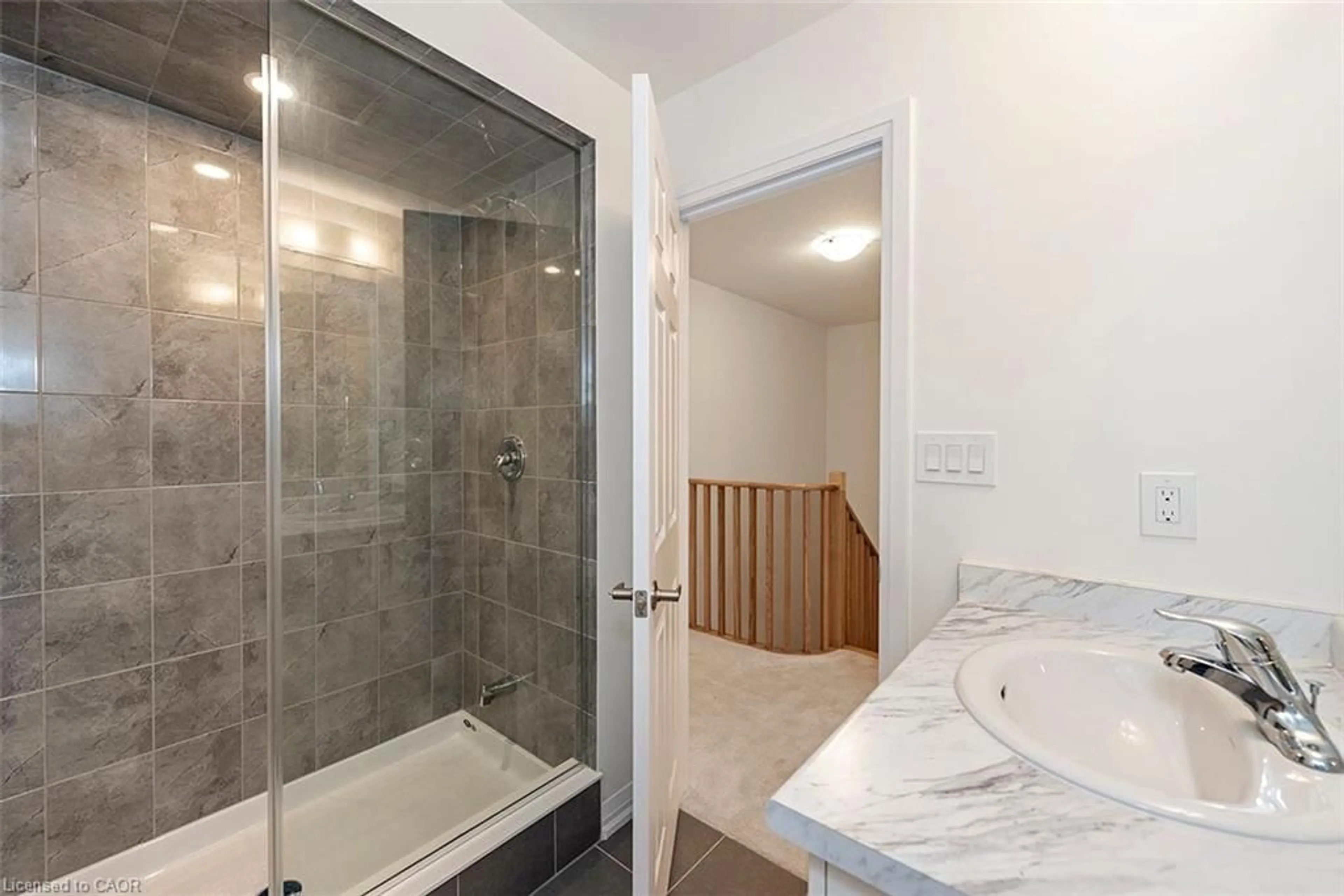 Standard bathroom, ceramic/tile floor for 389 Starlight Ave, Woolwich Ontario N0B 1M0
