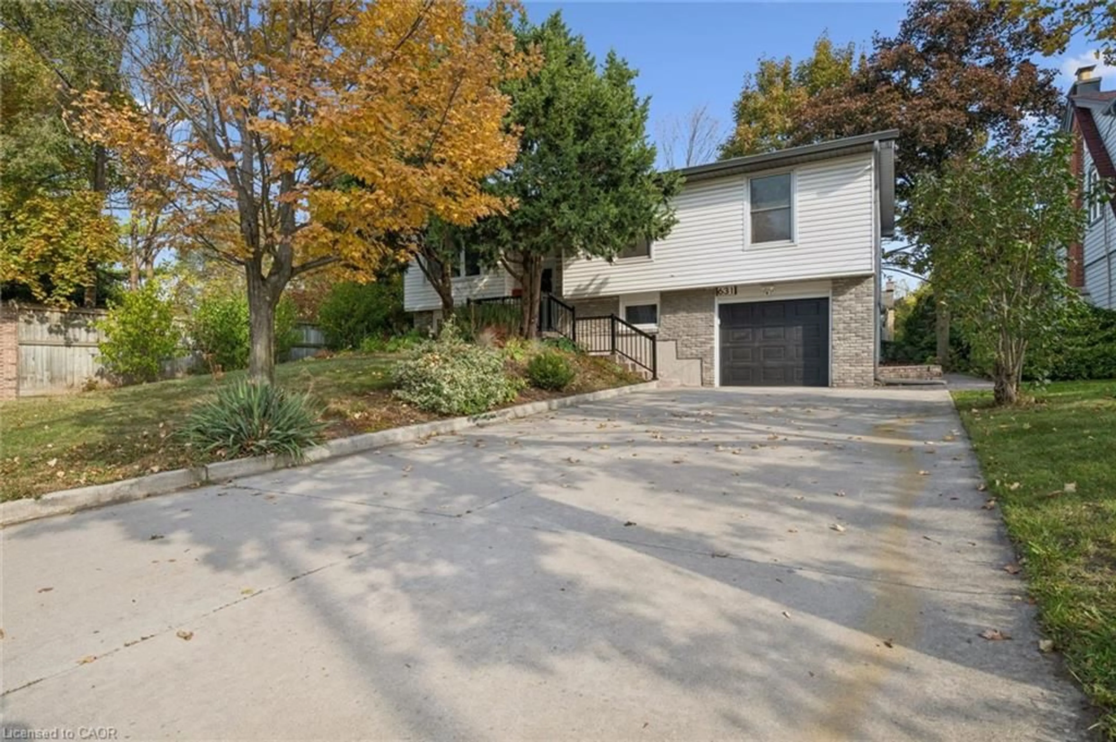 Unknown for 631 Guelph Line, Burlington Ontario L7R 3M7