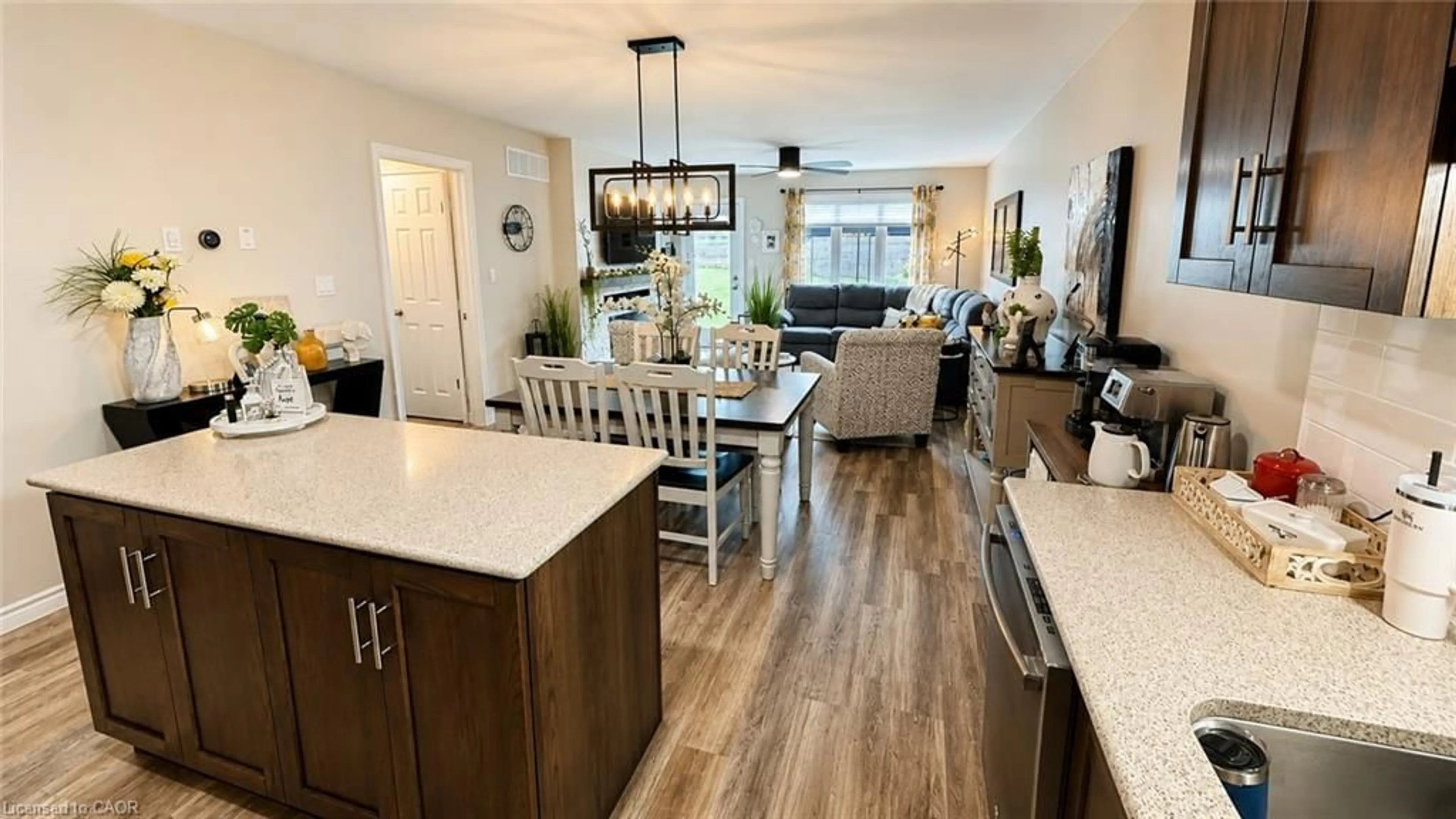 Open concept kitchen, unknown for 1502 Caen Ave, Woodstock Ontario N4T 0J8