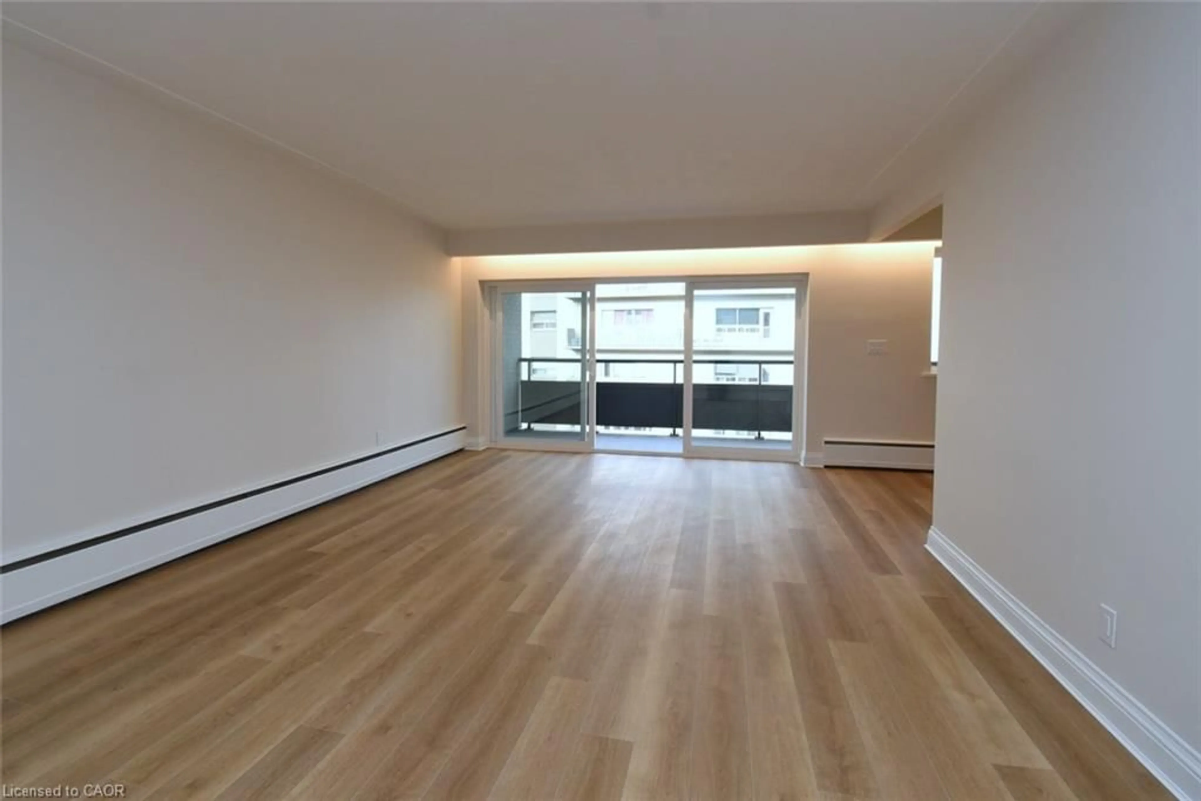 A pic of a room for 510 Queenston Rd #404, Hamilton Ontario L8K 1J3