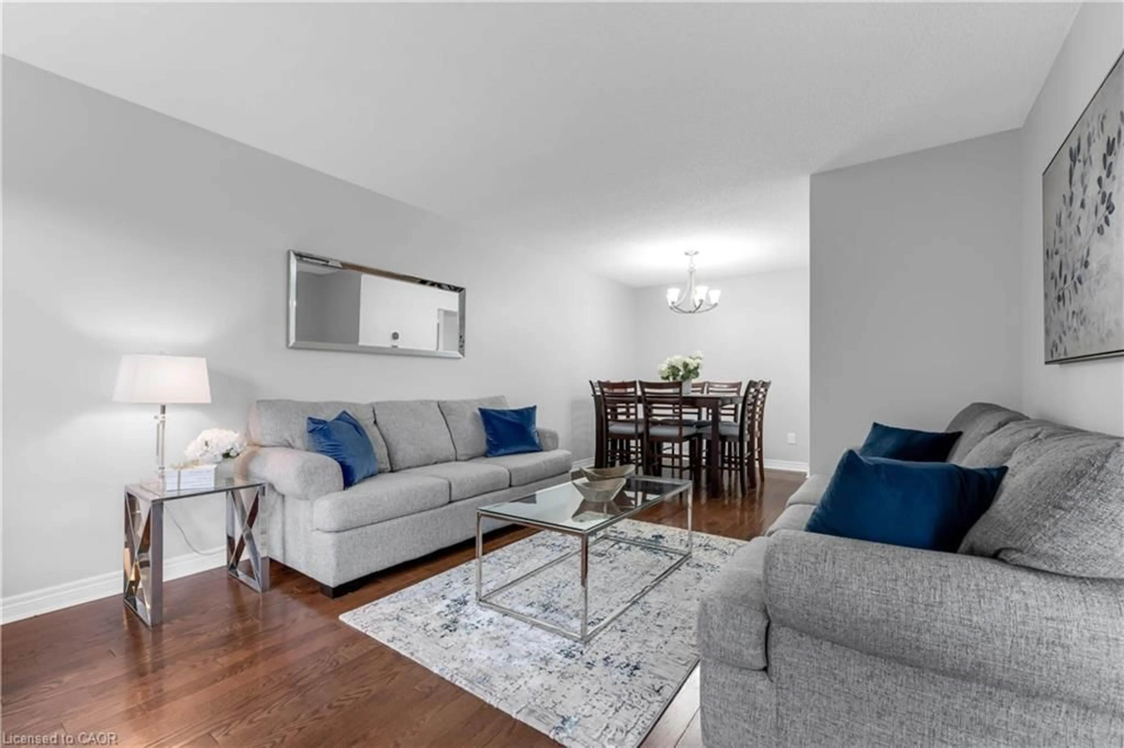 Living room with furniture, unknown for 91 Guildwood Dr, Hamilton Ontario L9C 6S3
