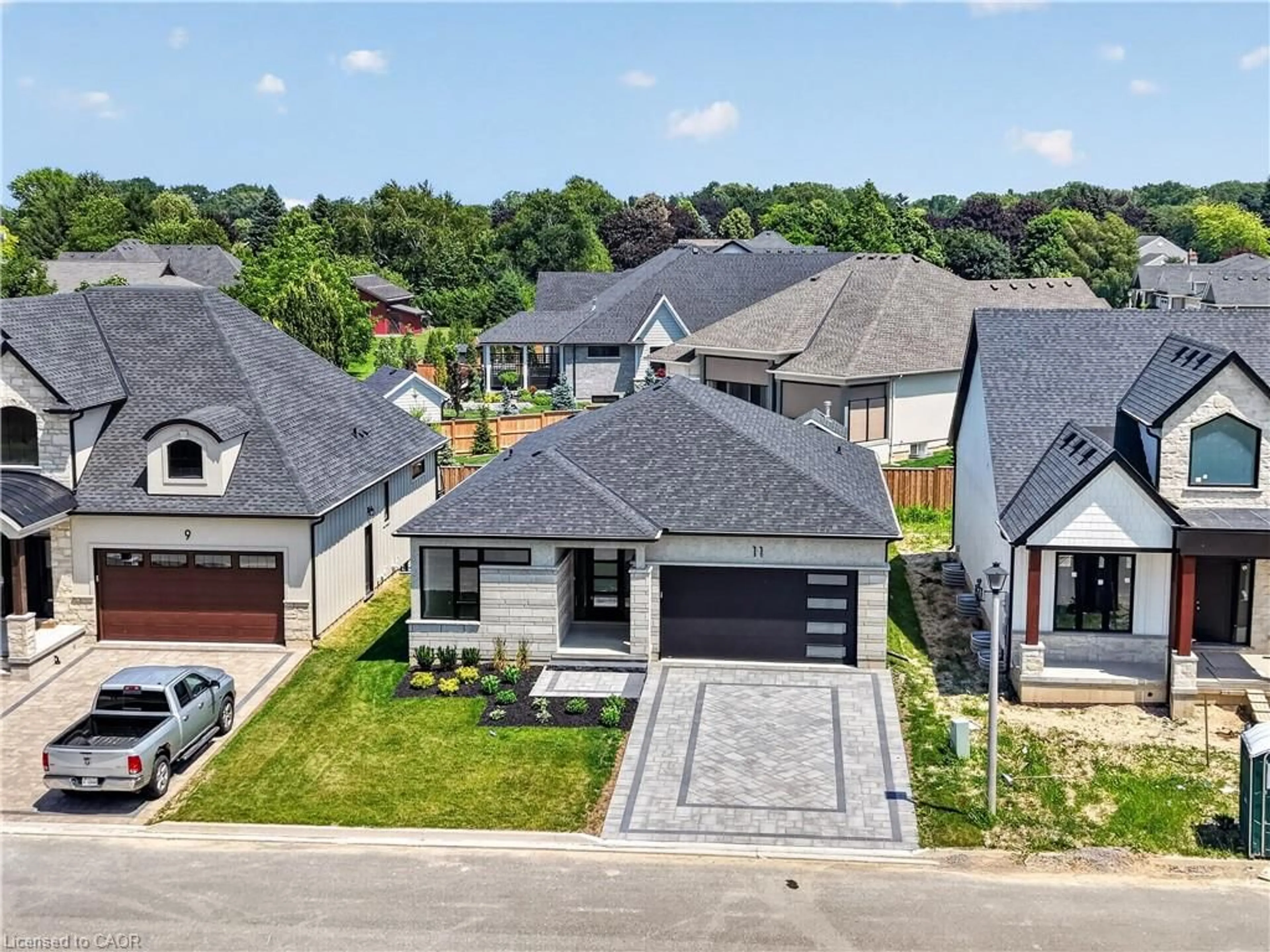 A pic from outside/outdoor area/front of a property/back of a property/a pic from drone, street for 11 Oakley Dr, Niagara-on-the-Lake Ontario L0S 1J0