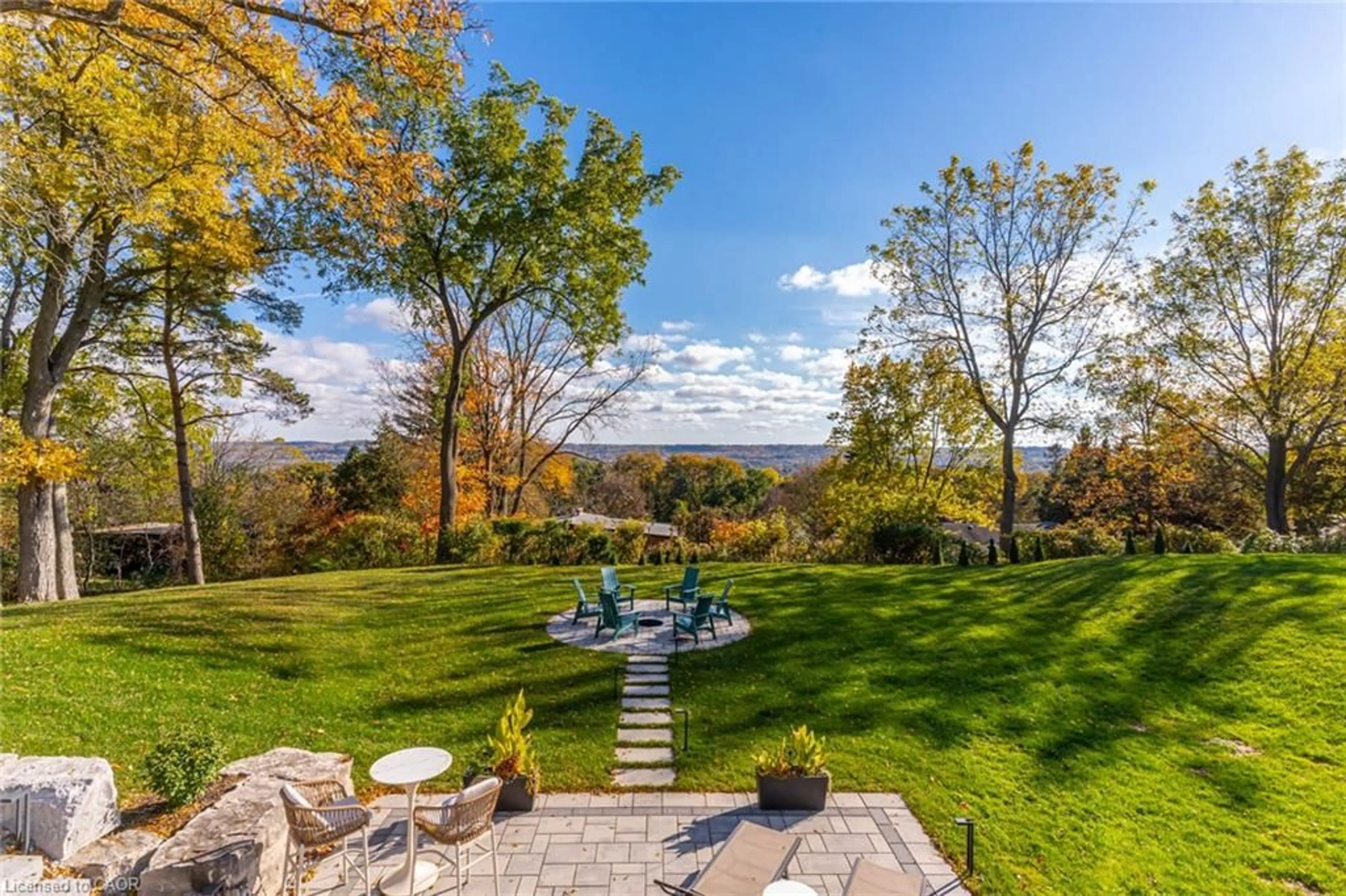 Patio, water/lake/river/ocean view for 14 Oak Ave, Dundas Ontario L9H 4Y7