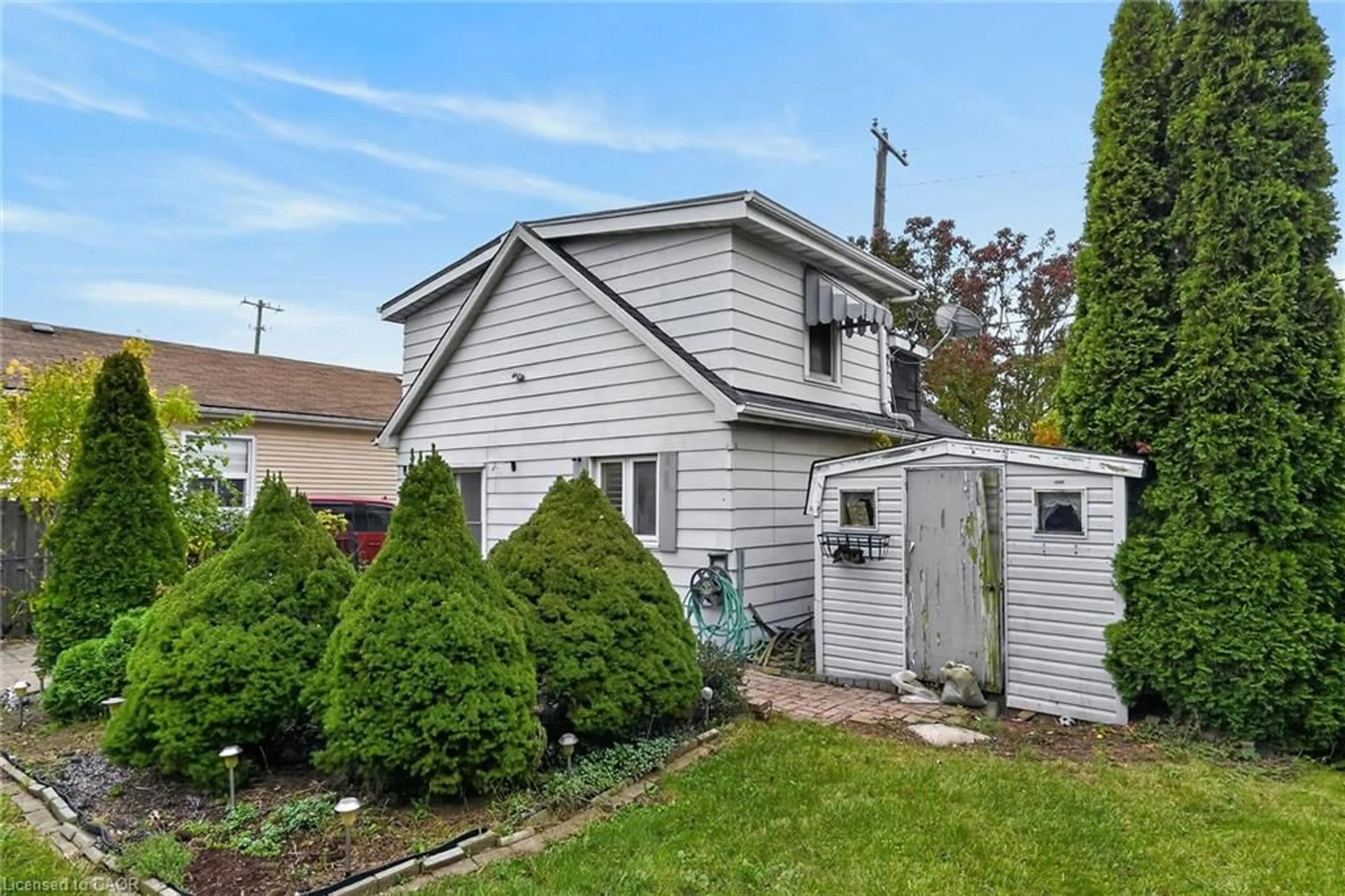 Unknown for 747 Rennie St, Hamilton Ontario L8H 3R4