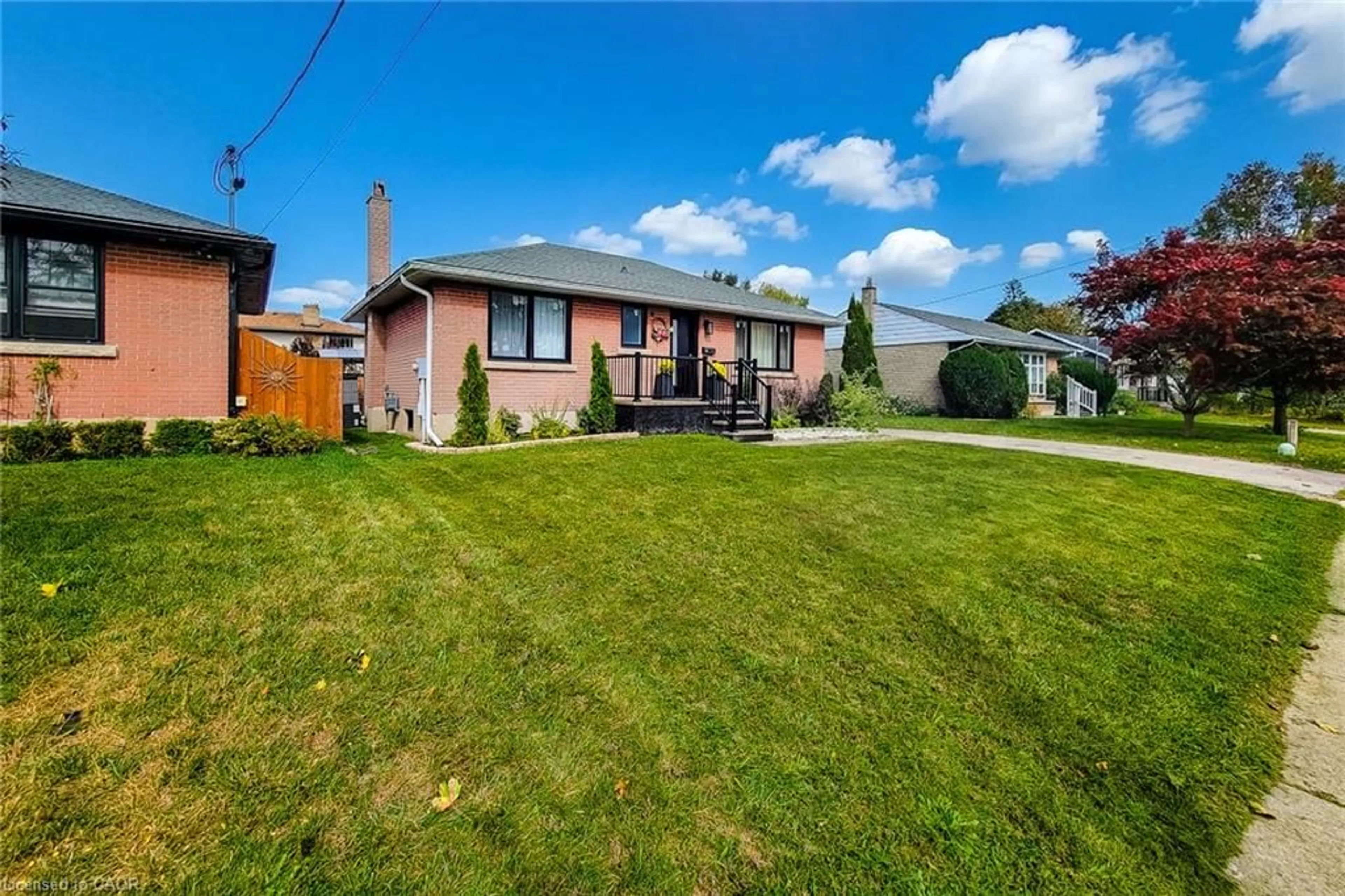 A pic from outside/outdoor area/front of a property/back of a property/a pic from drone, street for 8 Albemarle St, Brantford Ontario N3S 4N2