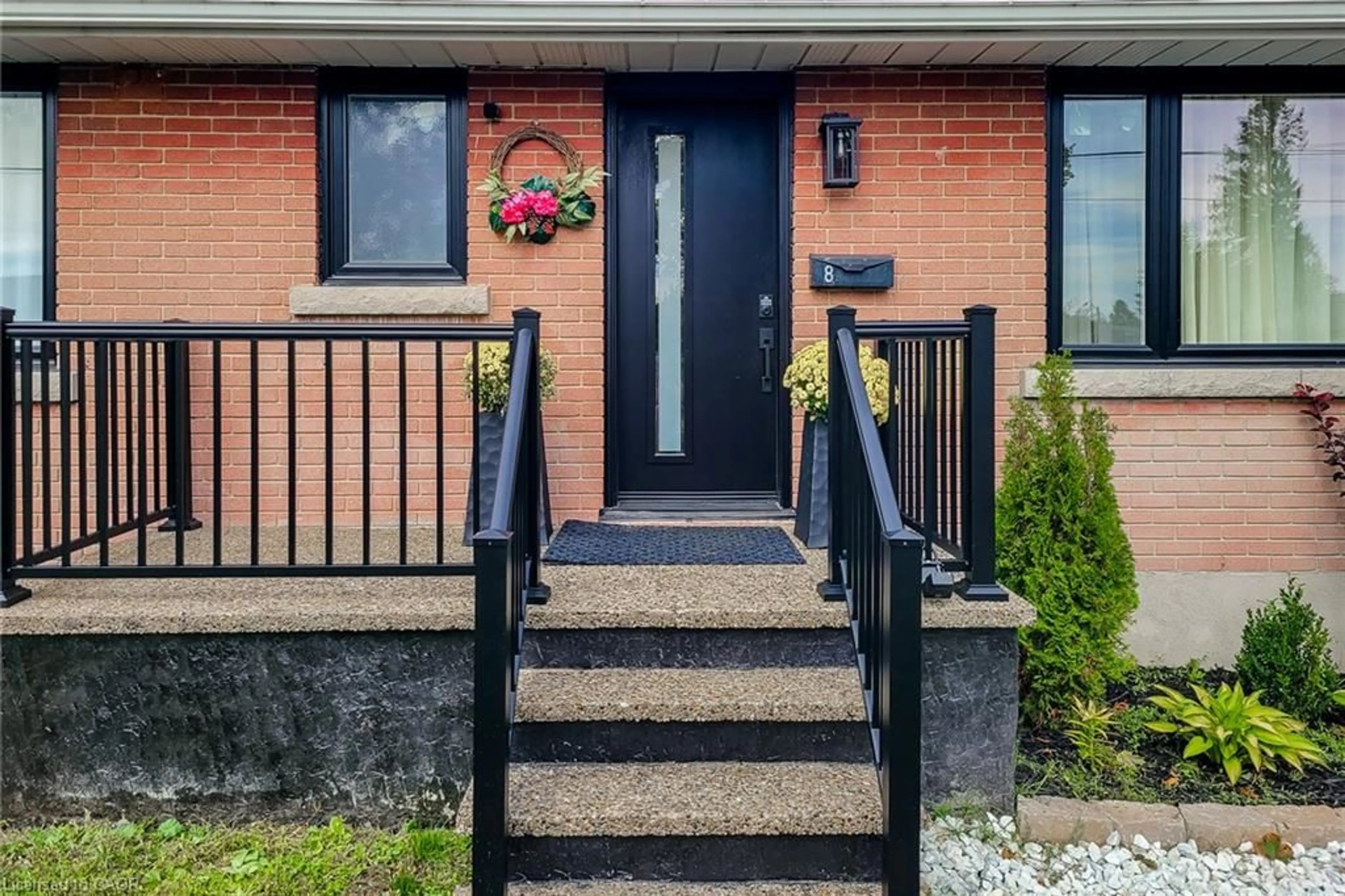Unknown for 8 Albemarle St, Brantford Ontario N3S 4N2