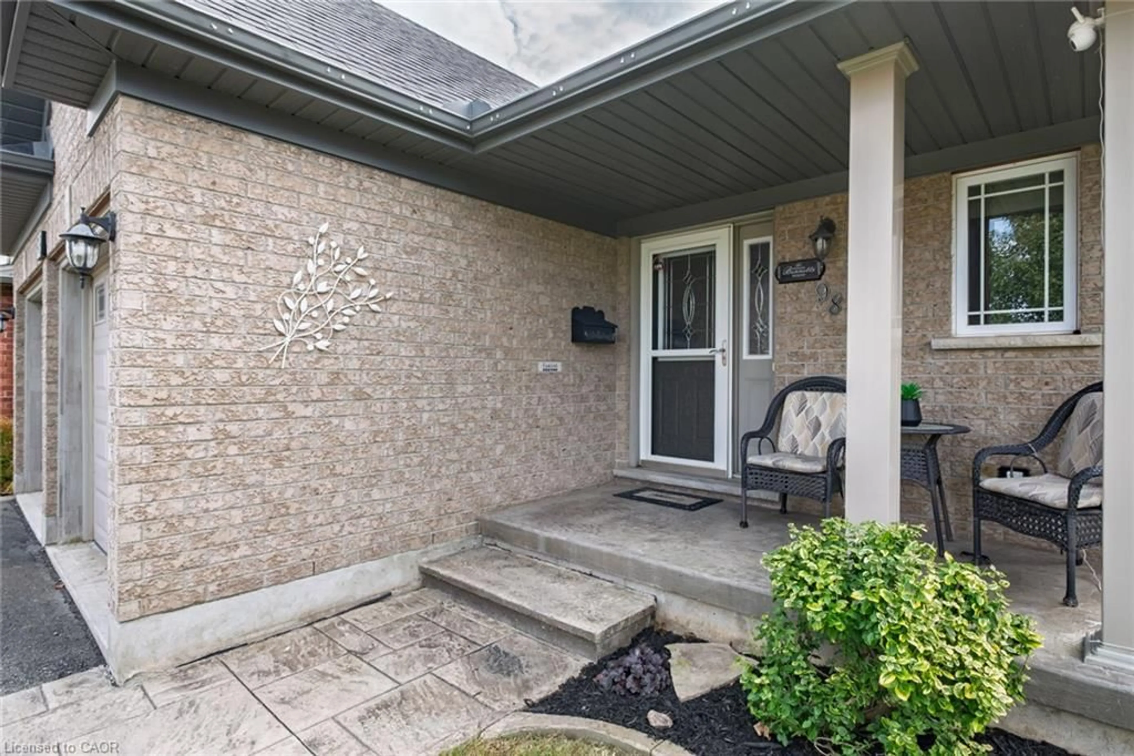 Unknown for 98 Sanders Cres, Tillsonburg Ontario N4G 0B4