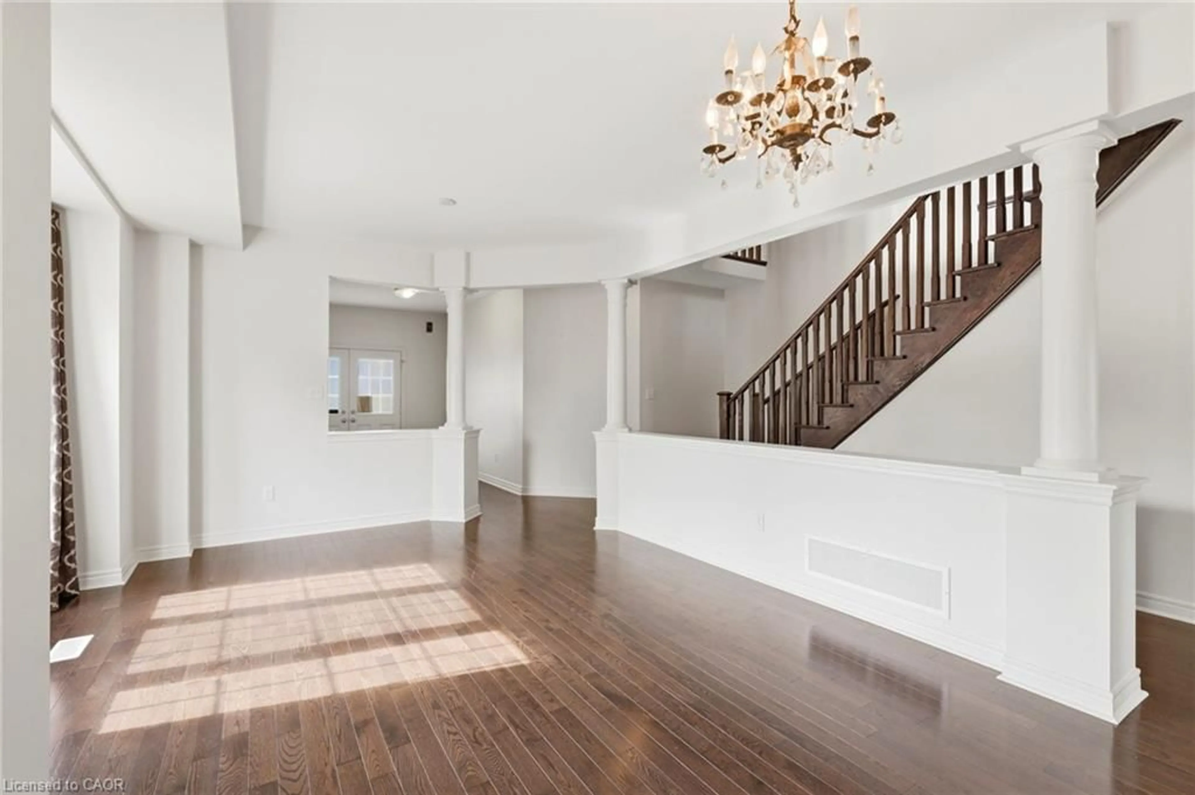 Indoor foyer for 1321 Kenmark Ave, Oshawa Ontario L1K 0N5