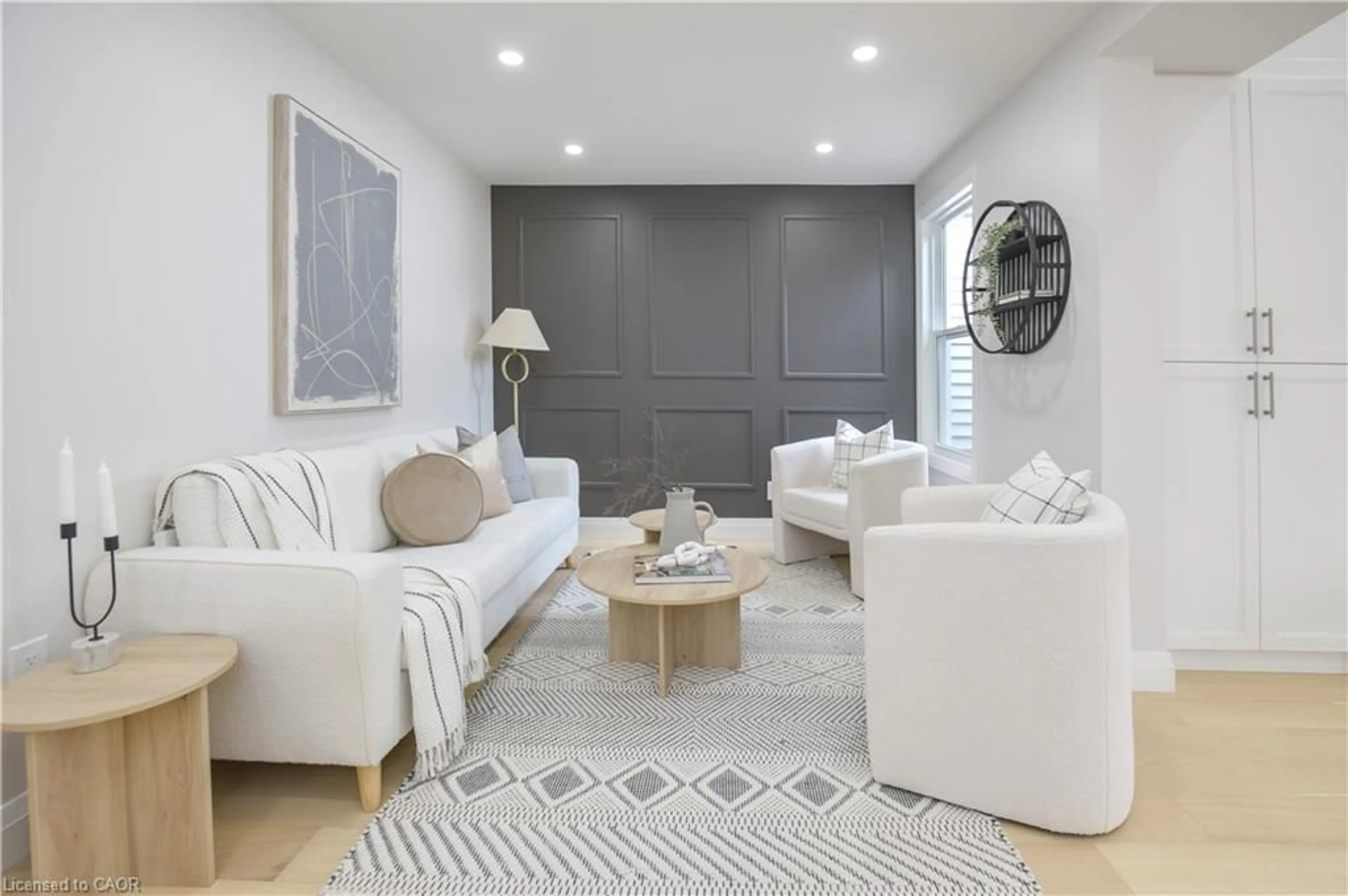 Living room with furniture, unknown for 256 Rosslyn Ave, Hamilton Ontario L8L 7R1