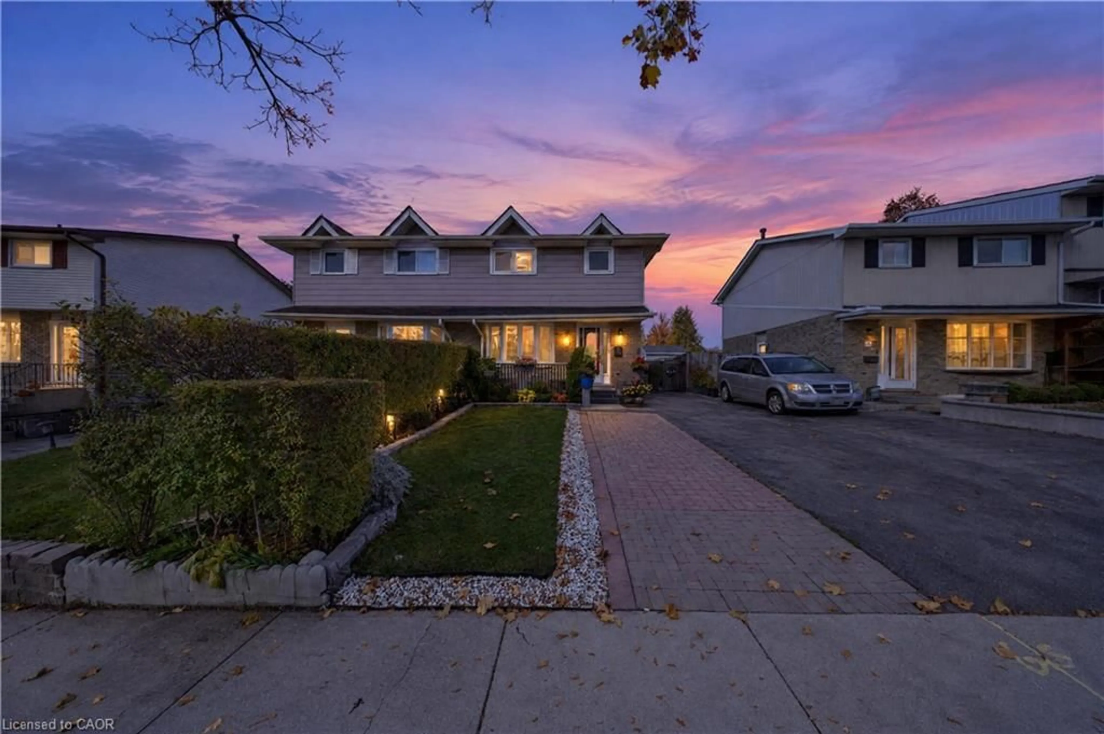 A pic from outside/outdoor area/front of a property/back of a property/a pic from drone, street for 30 The Country Way, Kitchener Ontario N2E 2K8
