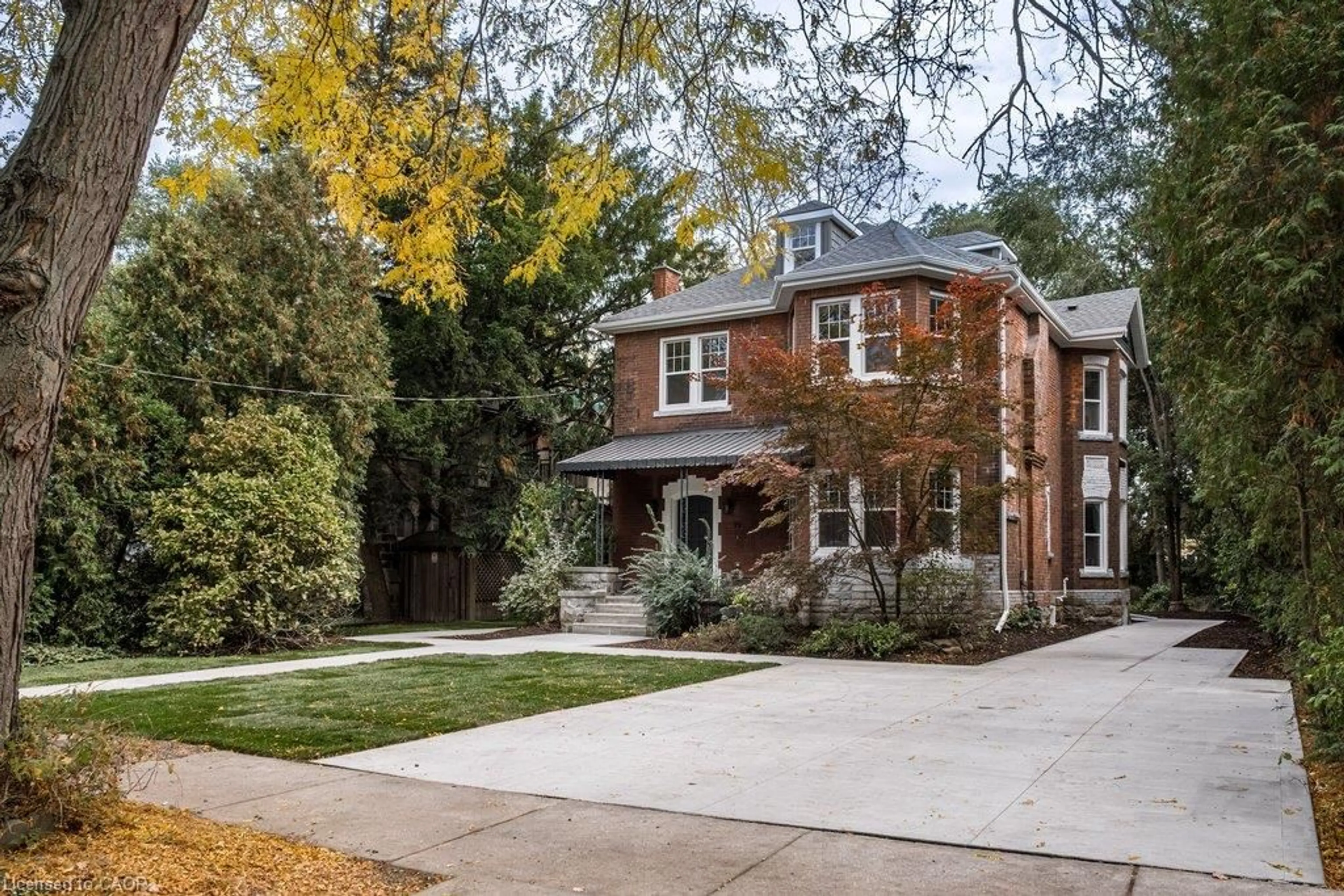 Home with brick exterior material, street for 99 Blake St, Hamilton Ontario L8M 2S7