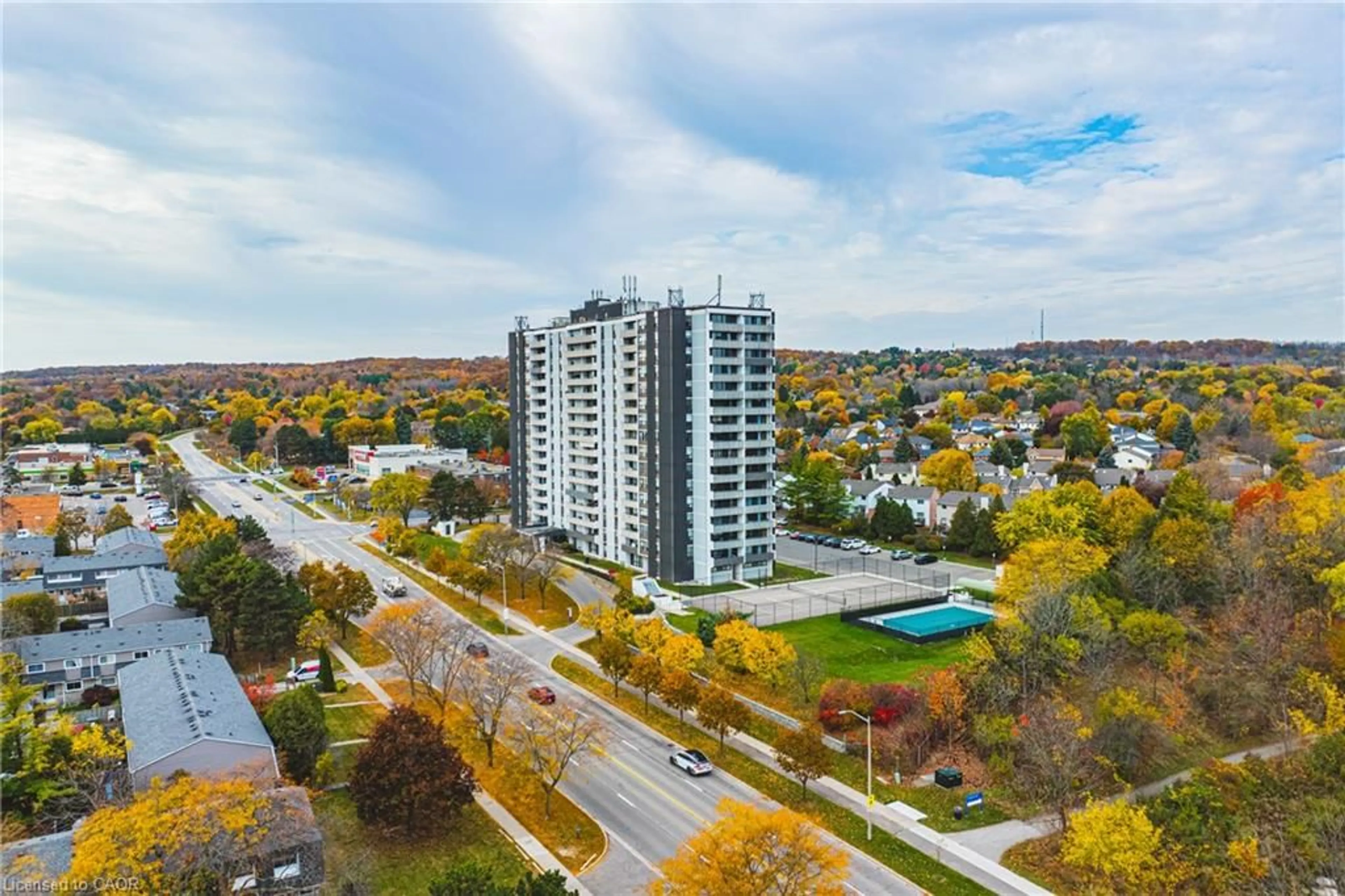 A pic from outside/outdoor area/front of a property/back of a property/a pic from drone, city buildings view from balcony for 2055 Upper Middle Rd #1005, Burlington Ontario L7P 3P4