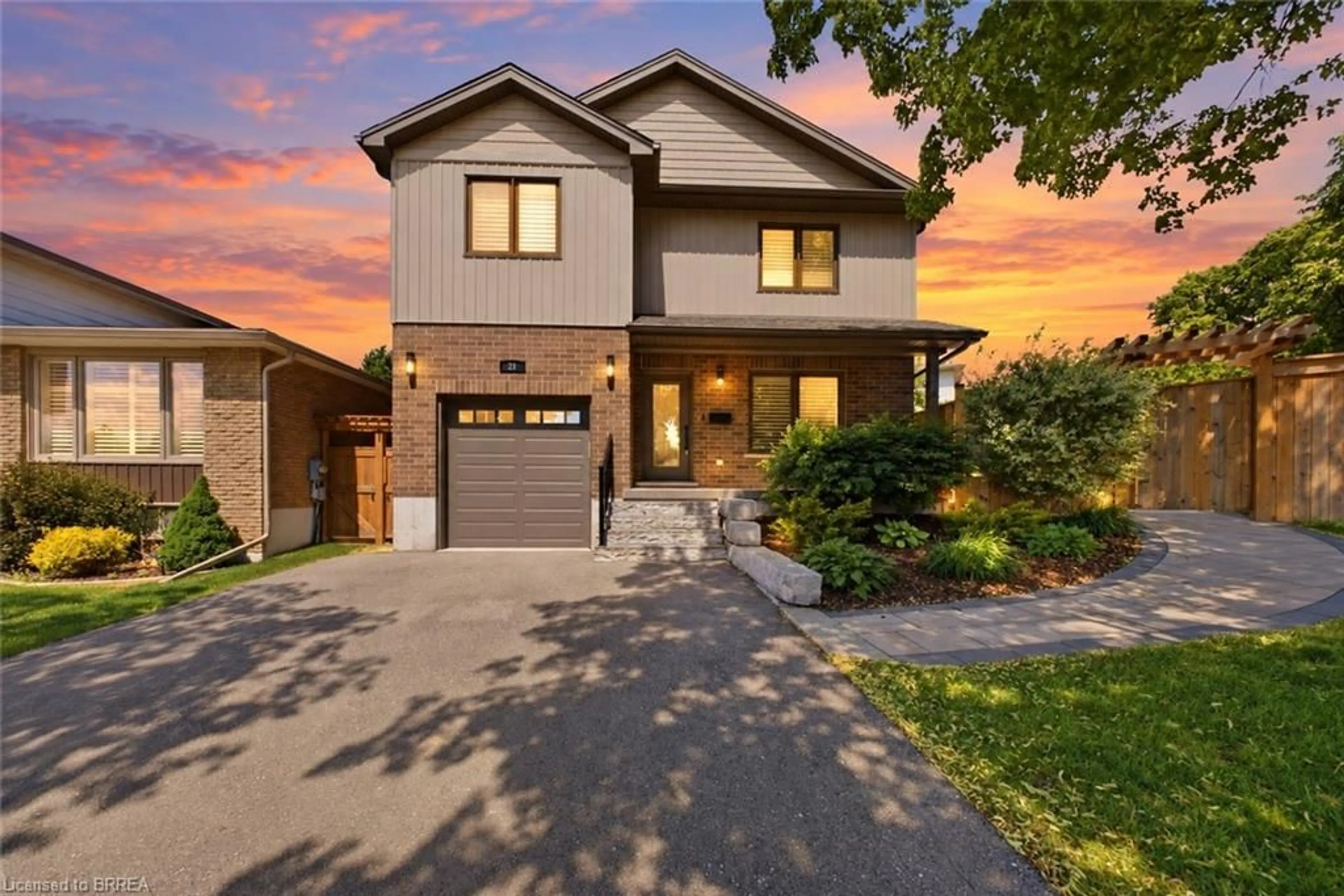 Home with brick exterior material, street for 21 Sandy Row, Brantford Ontario N3T 5Z3