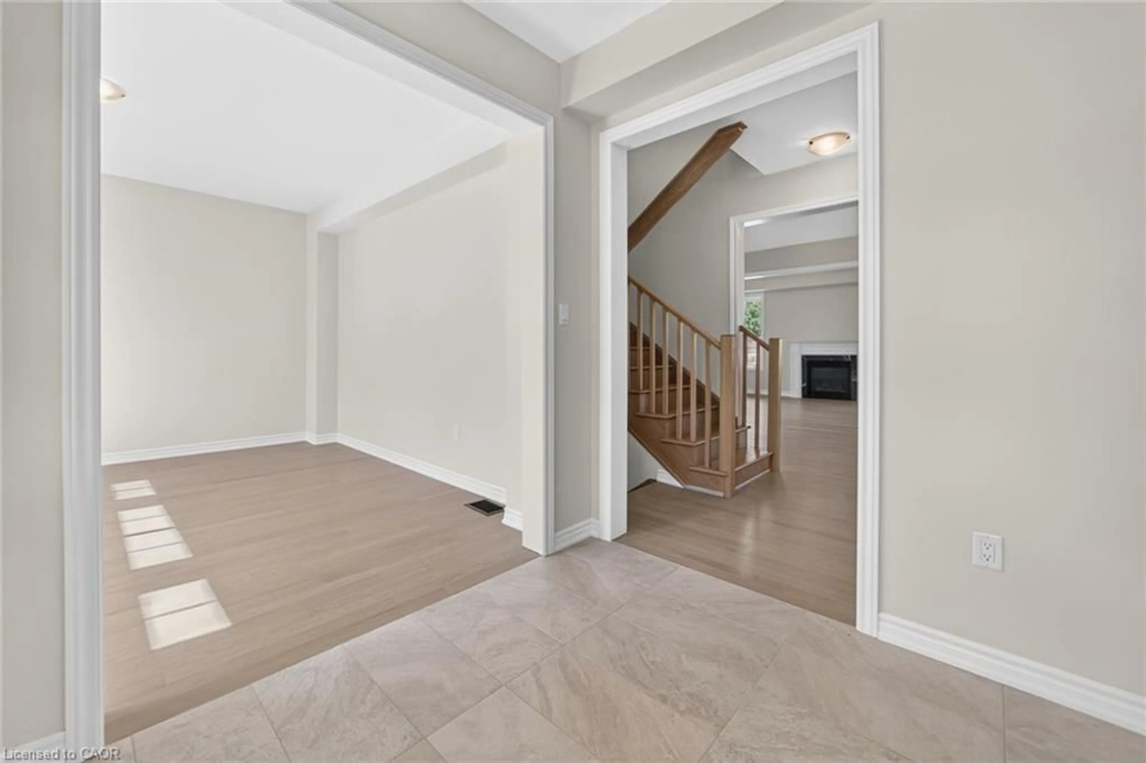Indoor foyer for 168 Bendemere Rd, Paris Ontario N3L 0R5