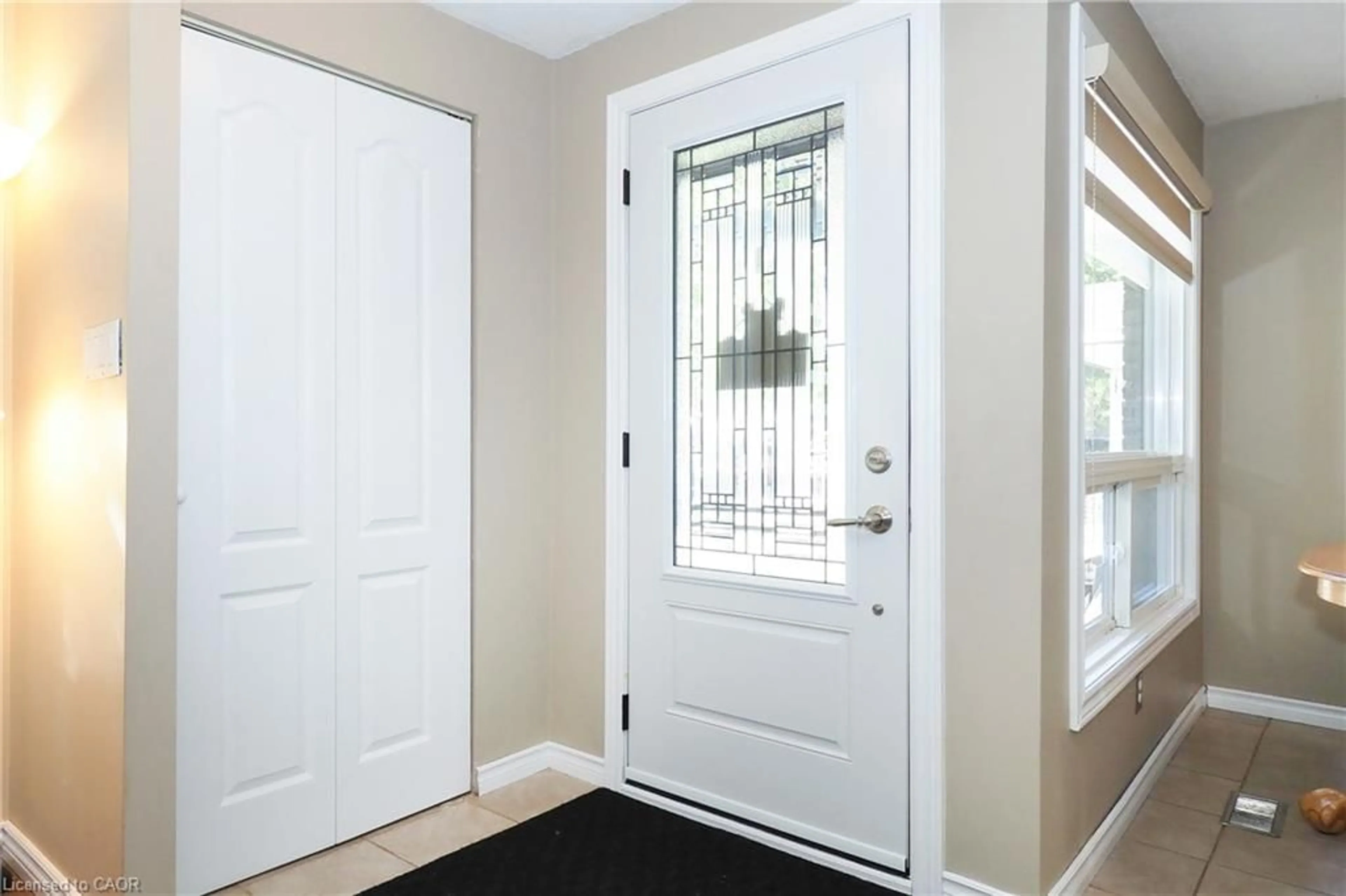 Indoor entryway for 79 The Greenway, Cambridge Ontario N1R 6L6