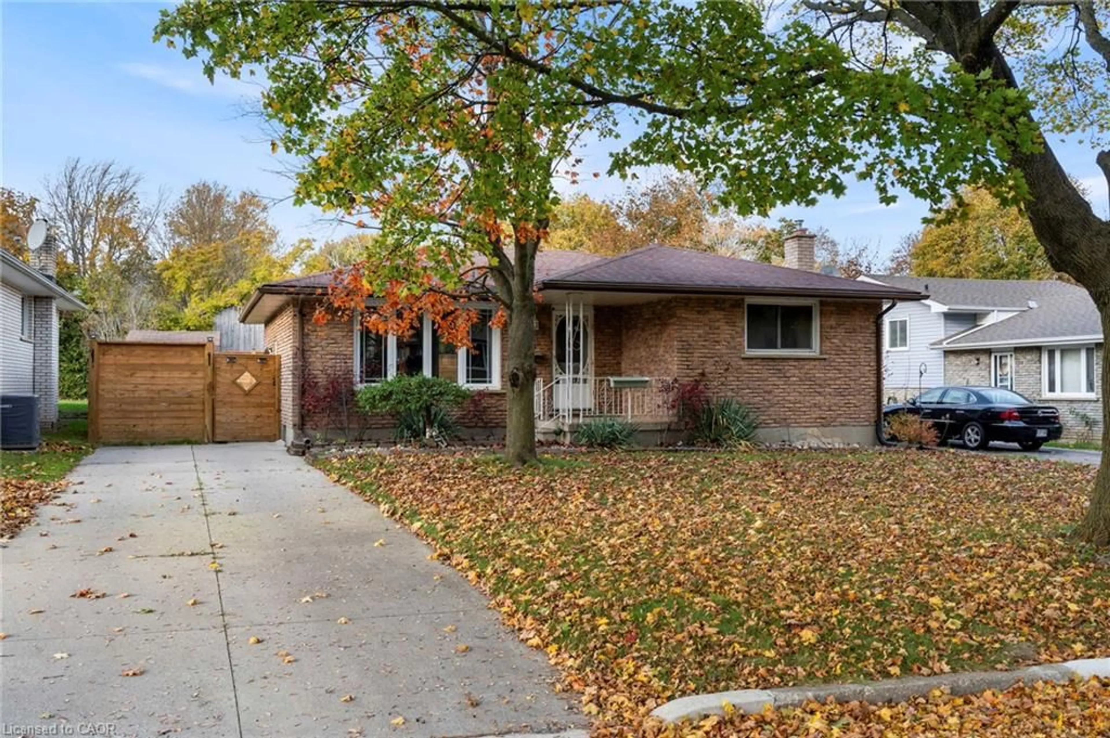 Home with brick exterior material, street for 9 Grenada Dr, Simcoe Ontario N3Y 4N7