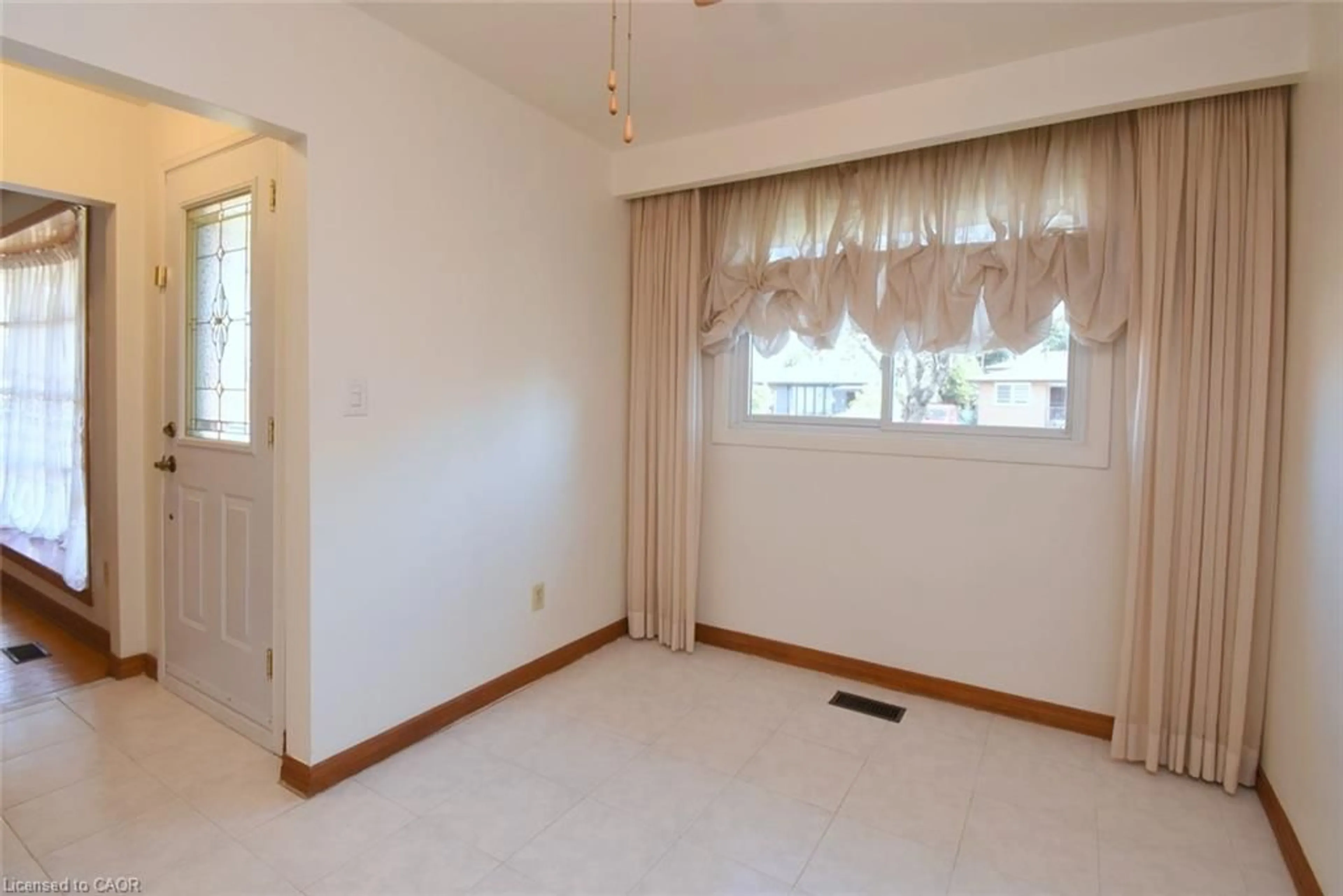 A pic of a room for 30 Northgate Dr, Hamilton Ontario L8T 2Y7