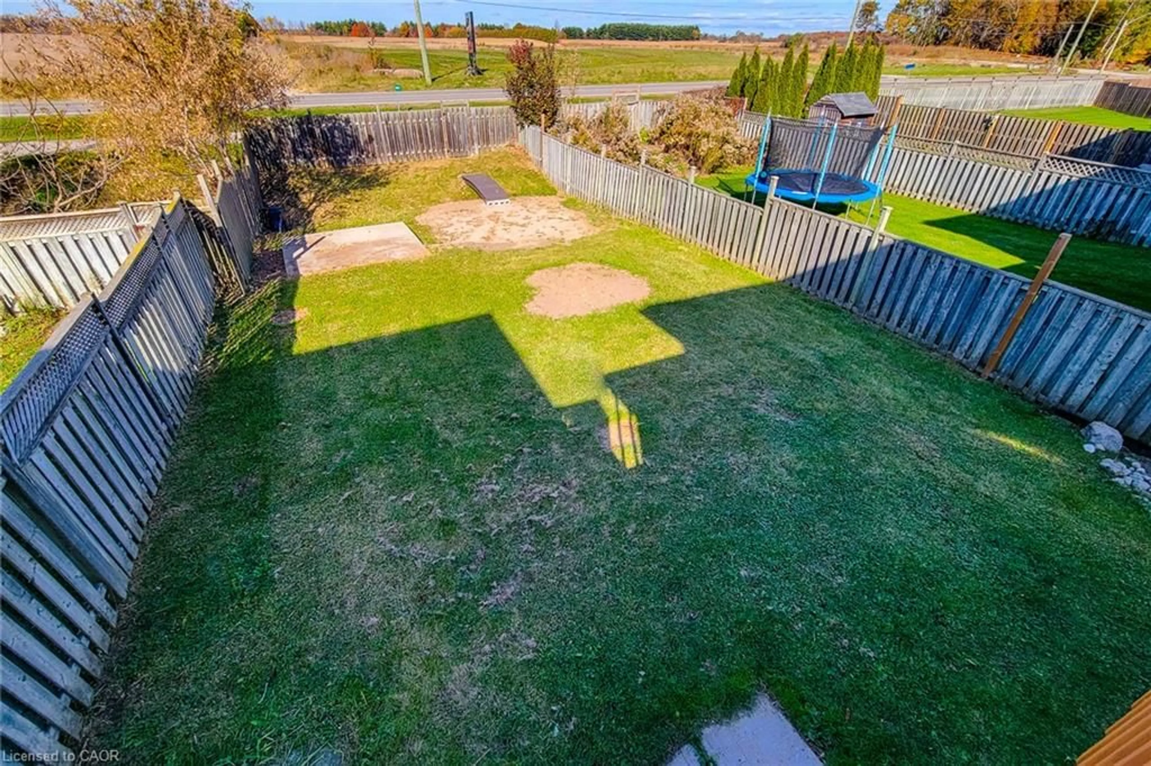 A pic from outside/outdoor area/front of a property/back of a property/a pic from drone, unknown for 79 Anastasia Cres, Brantford Ontario N3P 2N8