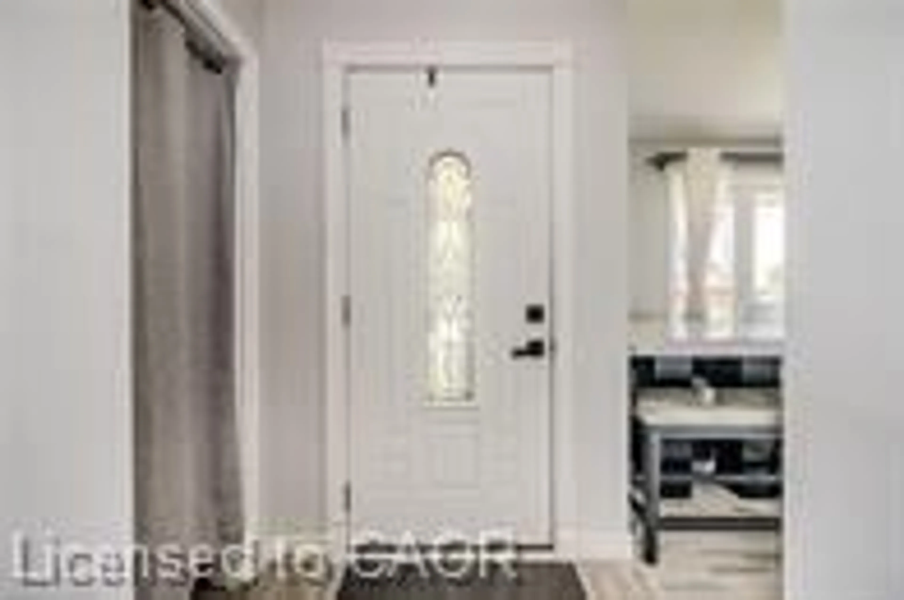 Indoor entryway for 50 Grandfield St, Hamilton Ontario L8T 2H2