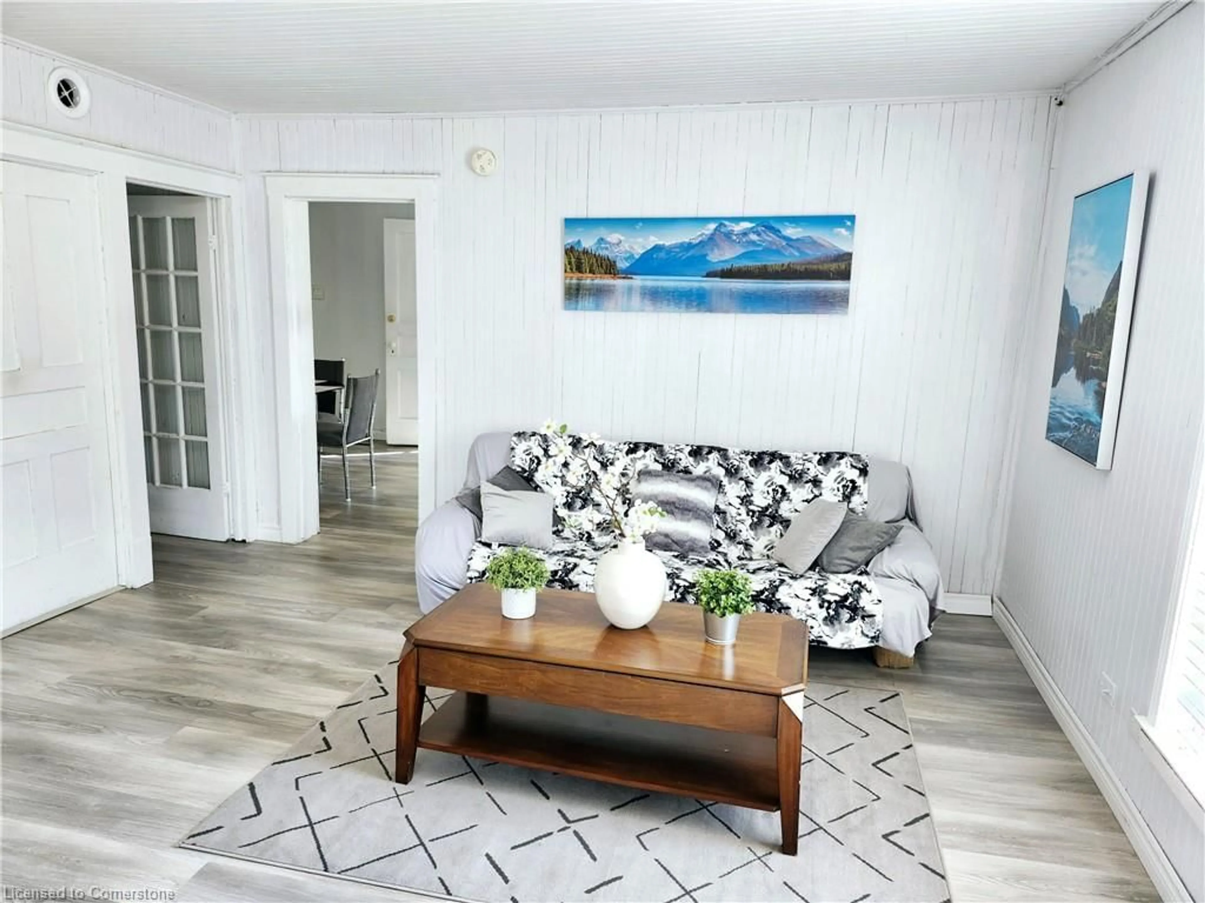 Living room, wood floors for 142 Wilson Lake Cres, Parry Sound Ontario P0H 1Y0