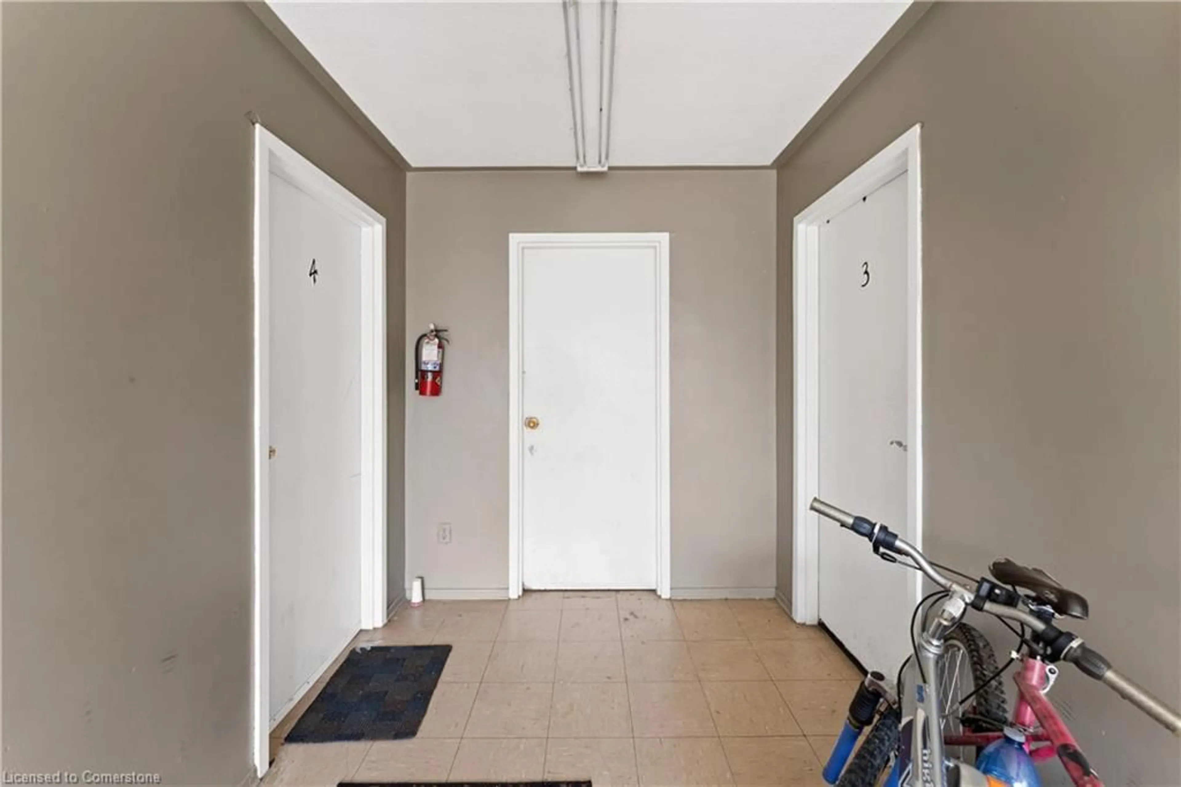 Indoor entryway, cement floor for 258 South Dr, Simcoe Ontario N3Y 1G8