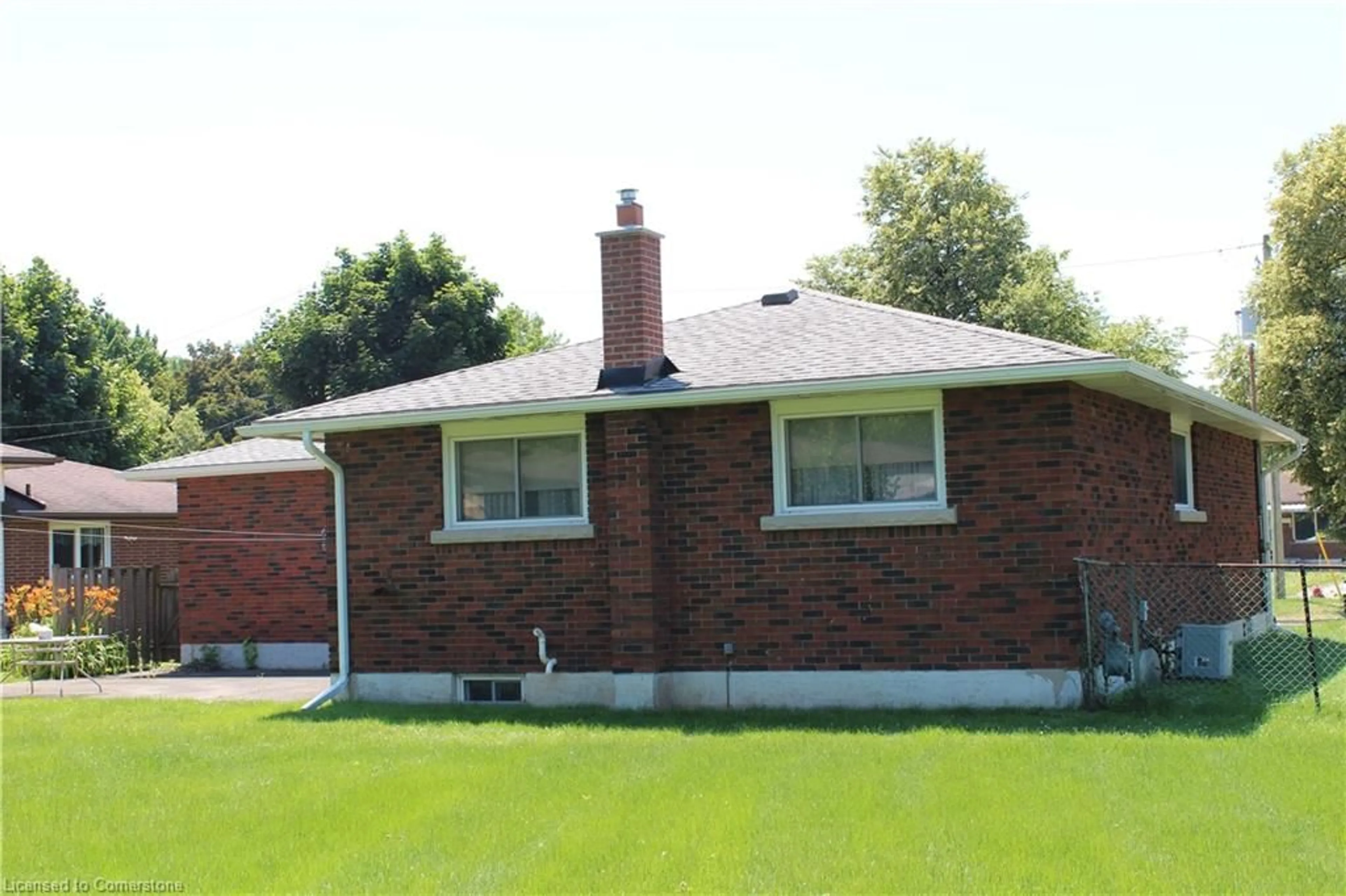 Home with brick exterior material for 6751 Demetre Cres, Niagara Falls Ontario L2G 2Y2