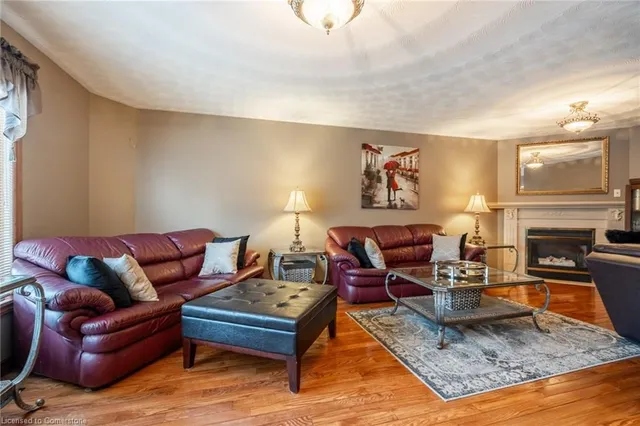 Additional property image - 9 Sugarberry Crt