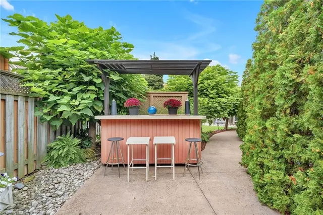 Additional property image - 9 Sugarberry Crt