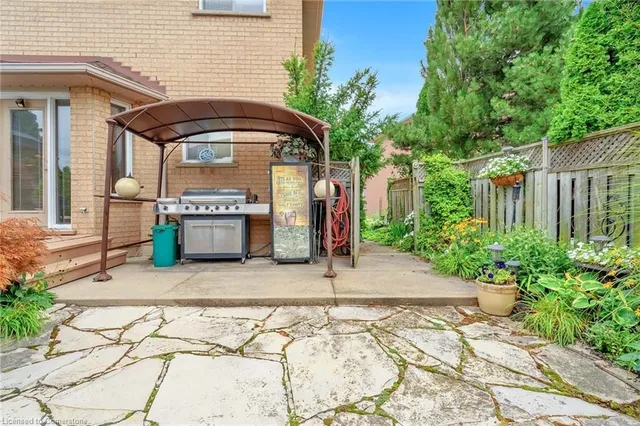Additional property image - 9 Sugarberry Crt