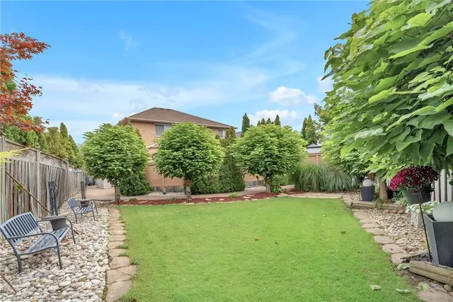 Additional property image - 9 Sugarberry Crt