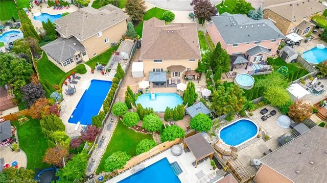 Additional property image - 9 Sugarberry Crt