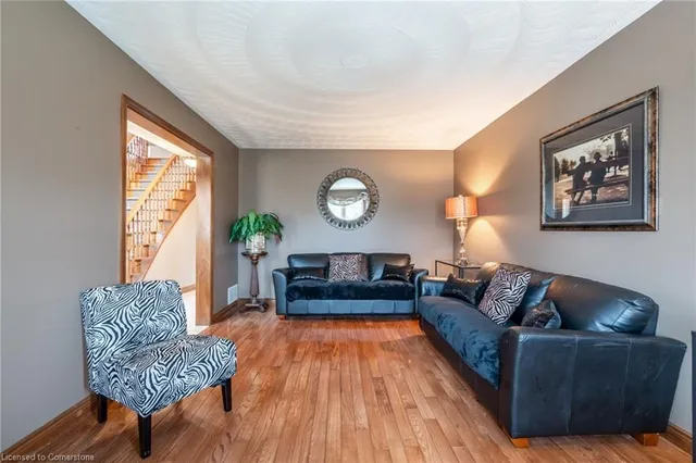 Additional property image - 9 Sugarberry Crt