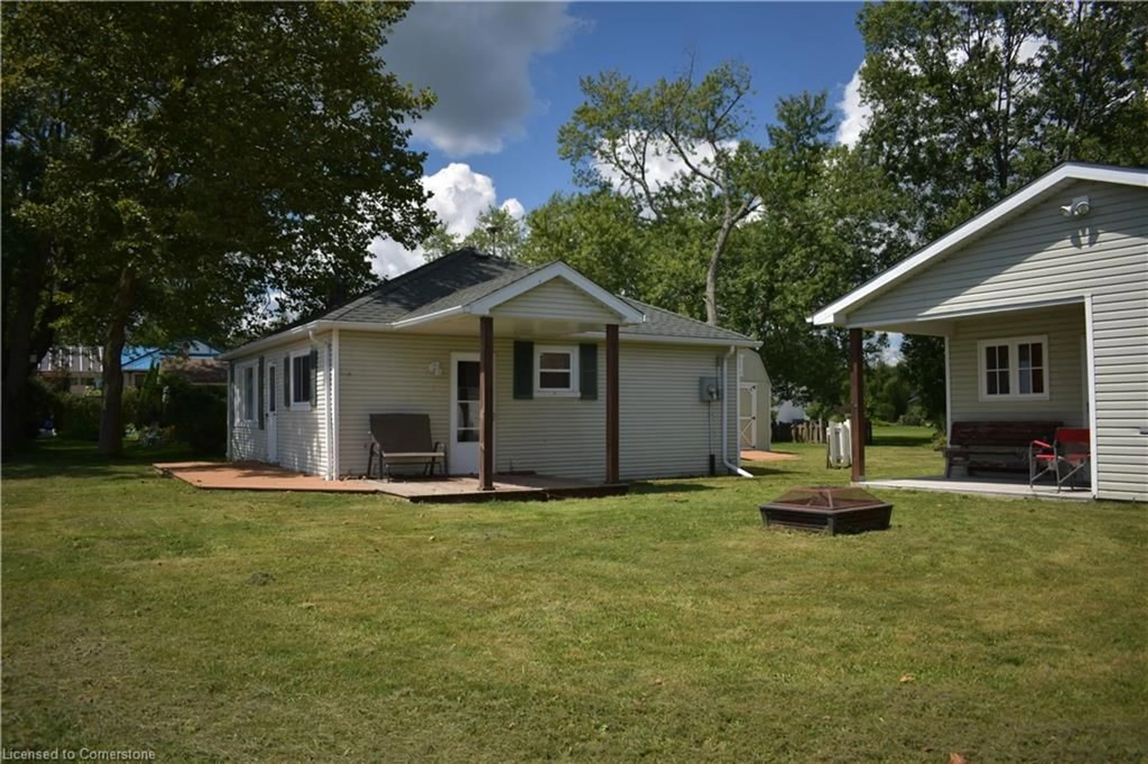 Frontside or backside of a home, cottage for 3 Horseshoe Bay Rd, Dunnville Ontario N1A 2W8